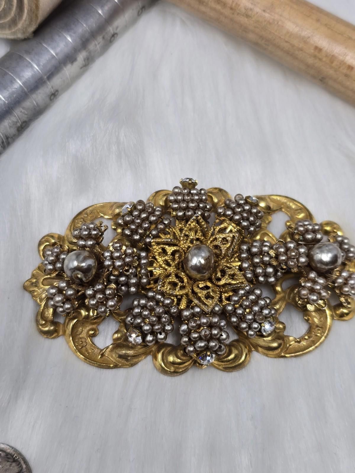 Other Miriam Haskell Pearl Rhinestone Filigree Brooch Size ONE SIZE - 3 Thumbnail