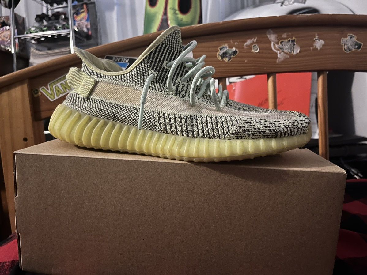 Adidas Yeezy 350 boost “yeezreel” 2019 Size US 11 / EU 44 - 3 Thumbnail