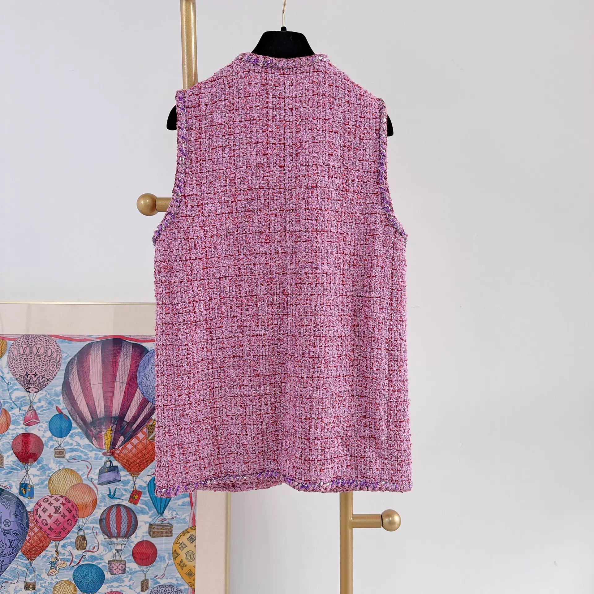 Chanel Chanel Women's Pink Tweed Four-Pocket Vest Size 34 Size XS / US 0-2 / IT 36-38 - 4 Thumbnail