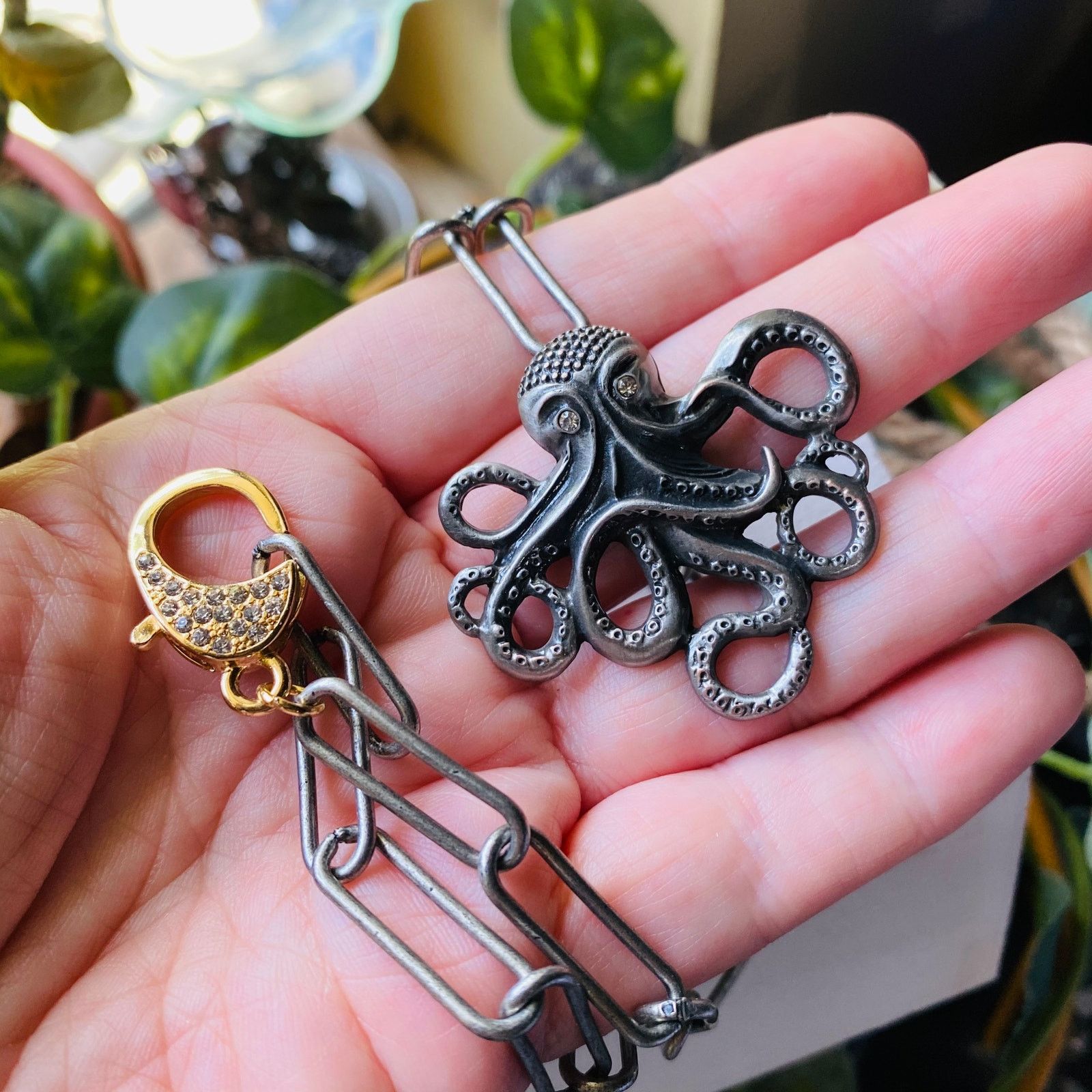 The Unbranded Brand Octopus Paperclip Chain Necklace Rhinestone Clasp Size ONE SIZE - 2 Thumbnail