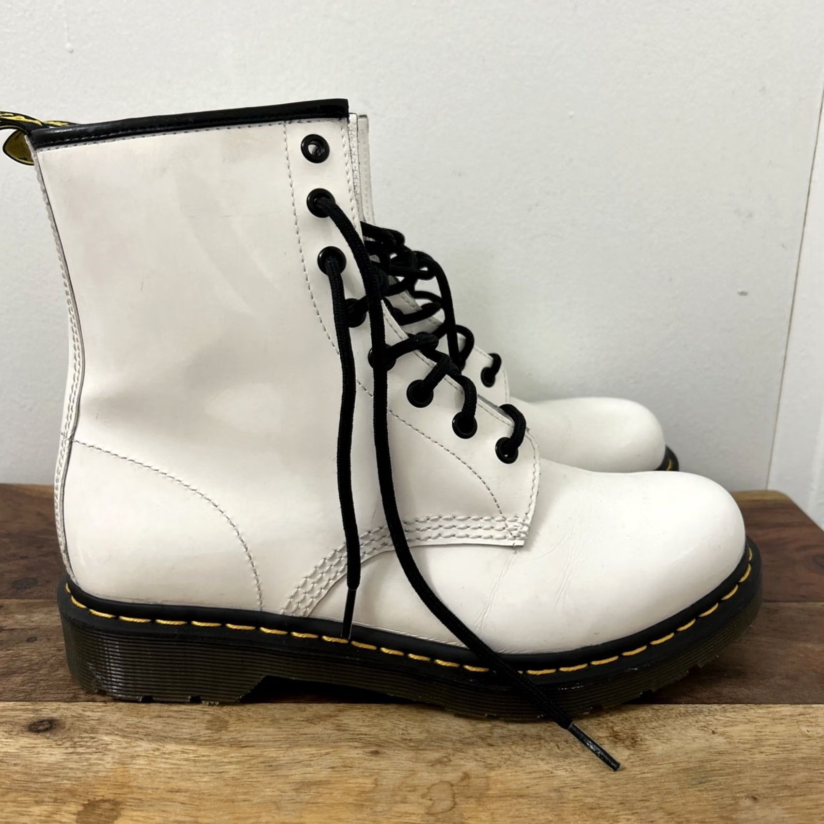 Dr. Martens VINTAGE Dr. Martens 1460 Boots Womens 9 White Patent Leather Lace Up 8 Eyelets Black Logo Combat Halloween? Size US 9 / IT 39 - 2 Thumbnail