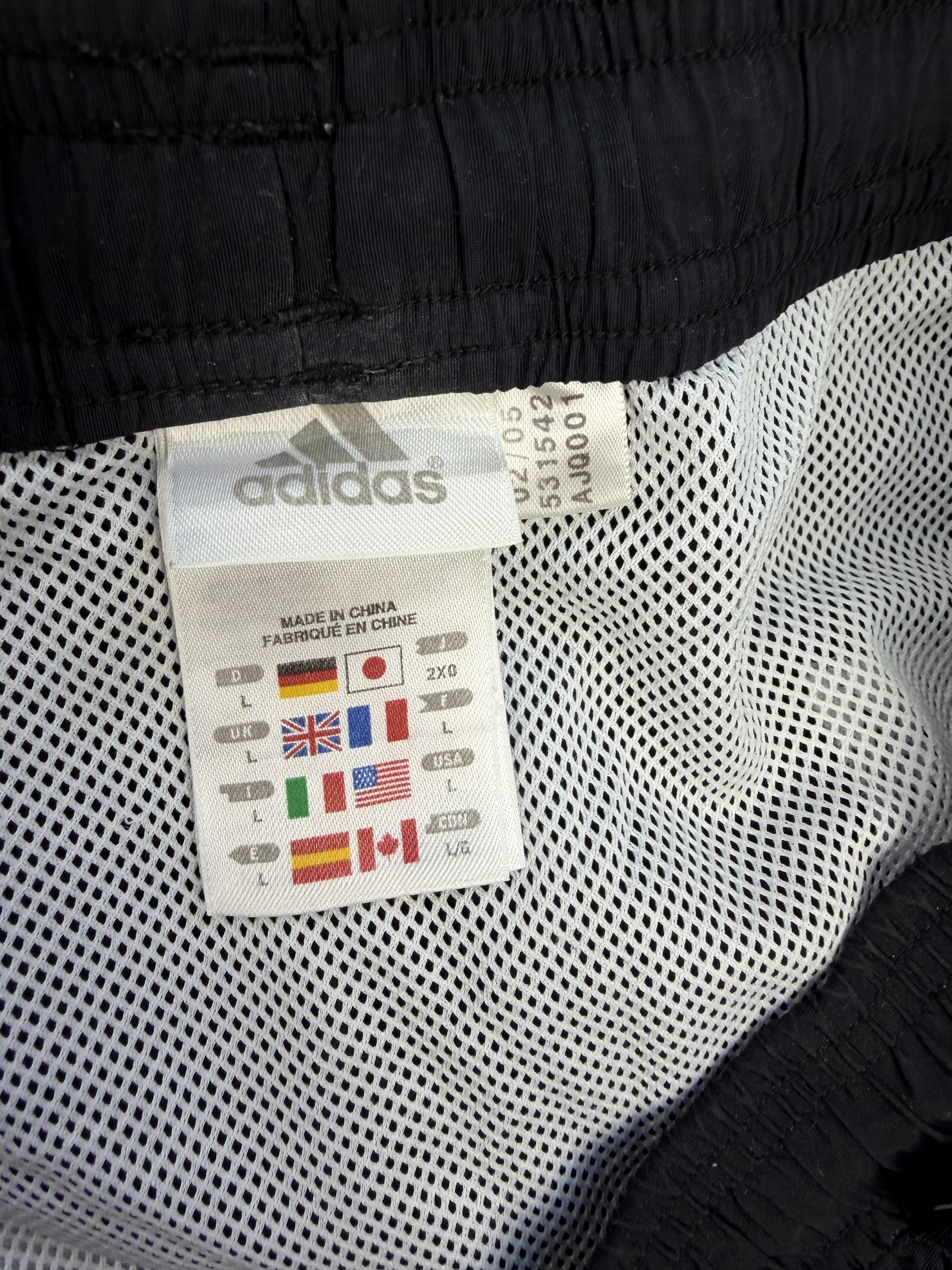 Adidas adidas perfomance gotic black white shorts Size US 34 / EU 50 - 7 Thumbnail