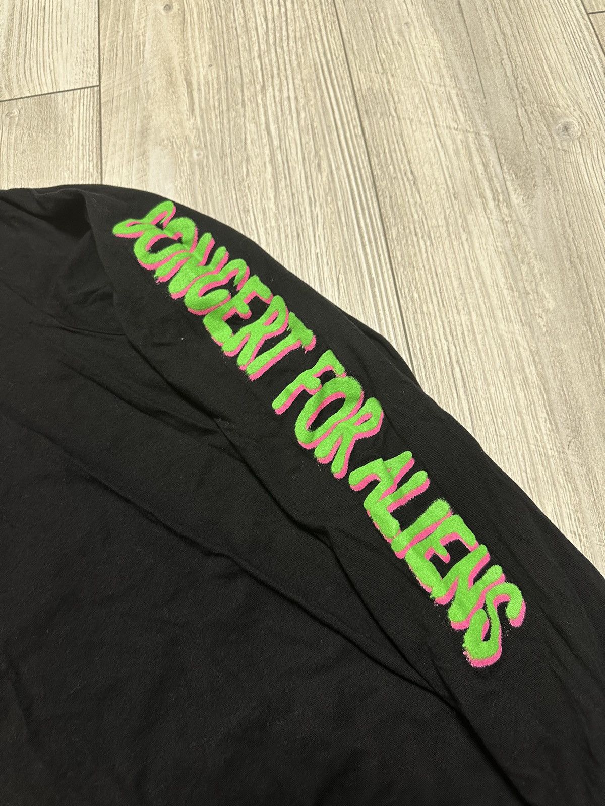 Band Tees MGK Machine Gun Kelly The World Is Over Longsleeve Size US XL / EU 56 / 4 - 2 Thumbnail