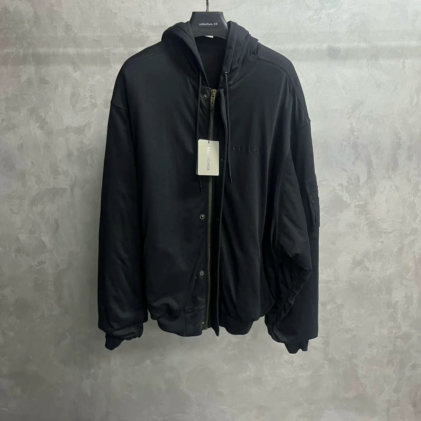 Balenciaga Balenciaga Printed Graphic Black Hoodie XS Men Size US XS / EU 42 / 0 - 1 Thumbnail