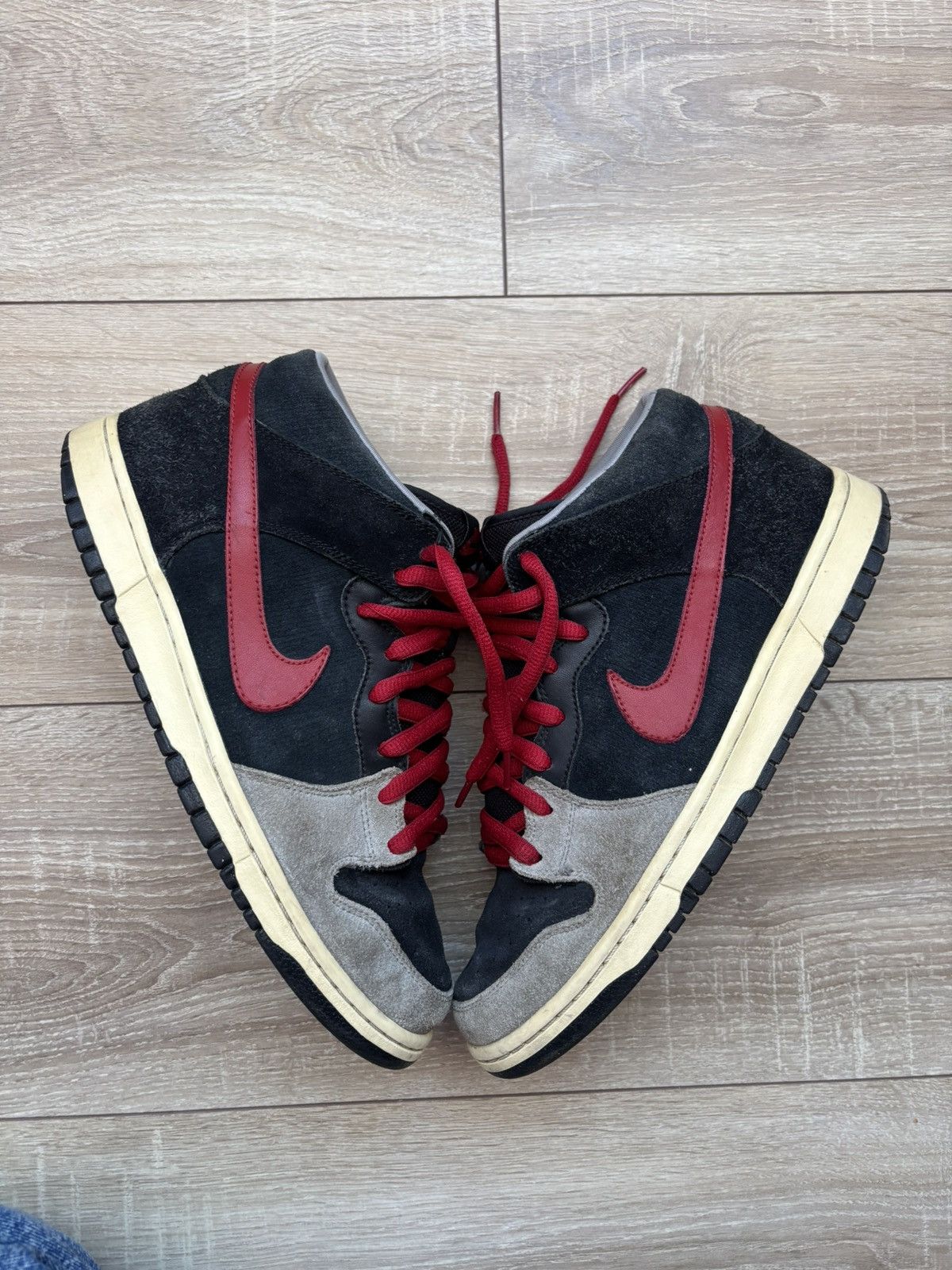 Nike SB Authentic Vintage Nike SB Dunk Mid from the 2010 Size US 10.5 / EU 43-44 - 2 Thumbnail