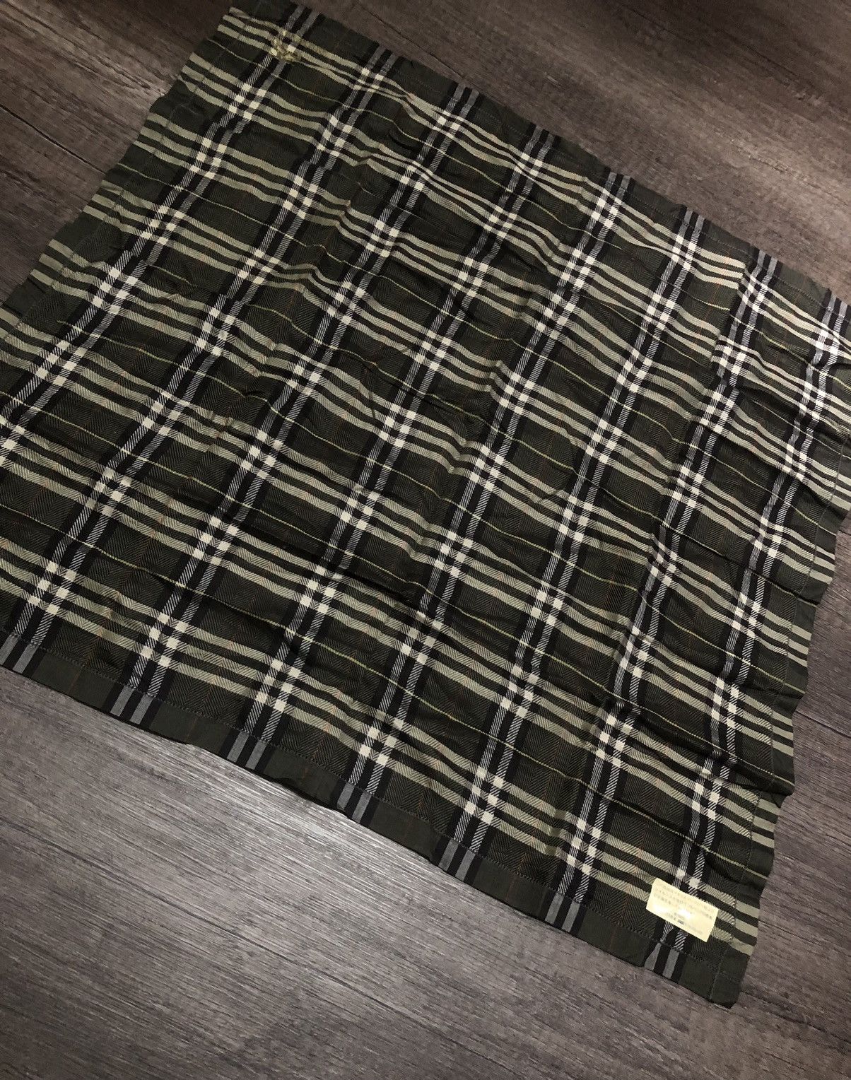 Burberry × Vintage BURBERRY HANDKERCHIEF 8x8" INCHES Size ONE SIZE - 5 Thumbnail