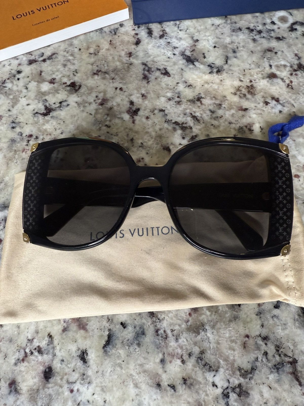 Louis Vuitton Louis Vuitton Black Oversized Sunglasses with Gold Accents Size ONE SIZE - 5 Thumbnail