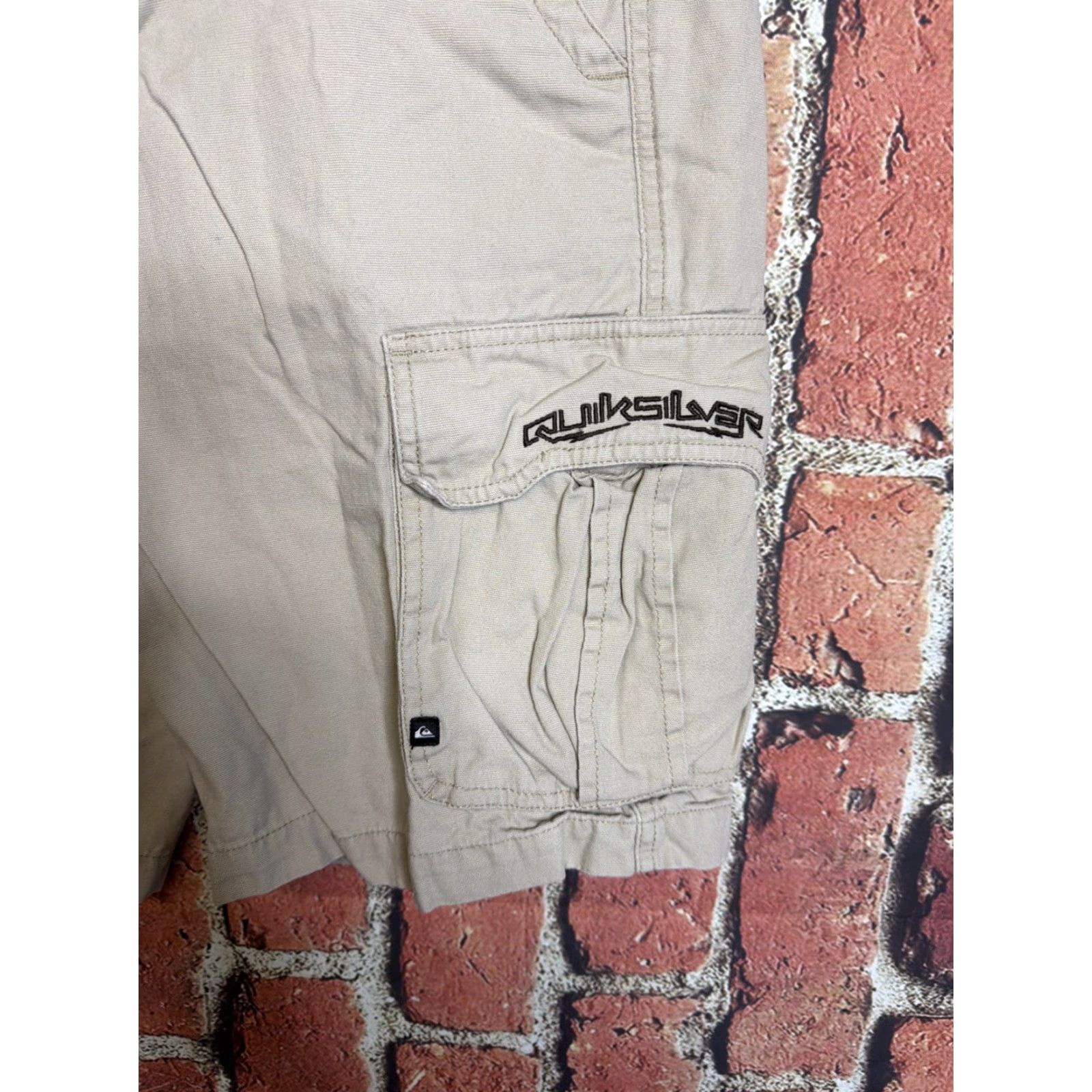 Quiksilver Quiksilver Shorts Mens 29 Beige Y2K Skate Shirt Size US 29 - 2 Thumbnail
