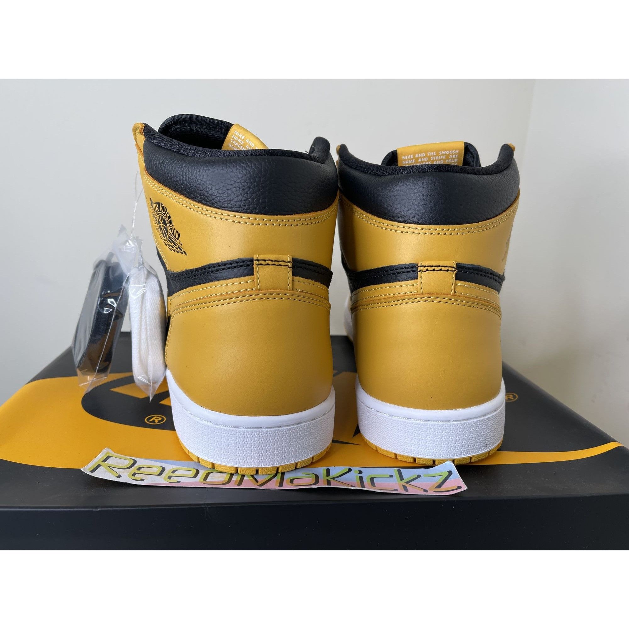 Jordan Brand Jordan 1 Retro High OG Pollen Black Yellow Mens 11.5us Size US 11.5 / EU 44-45 - 4 Thumbnail
