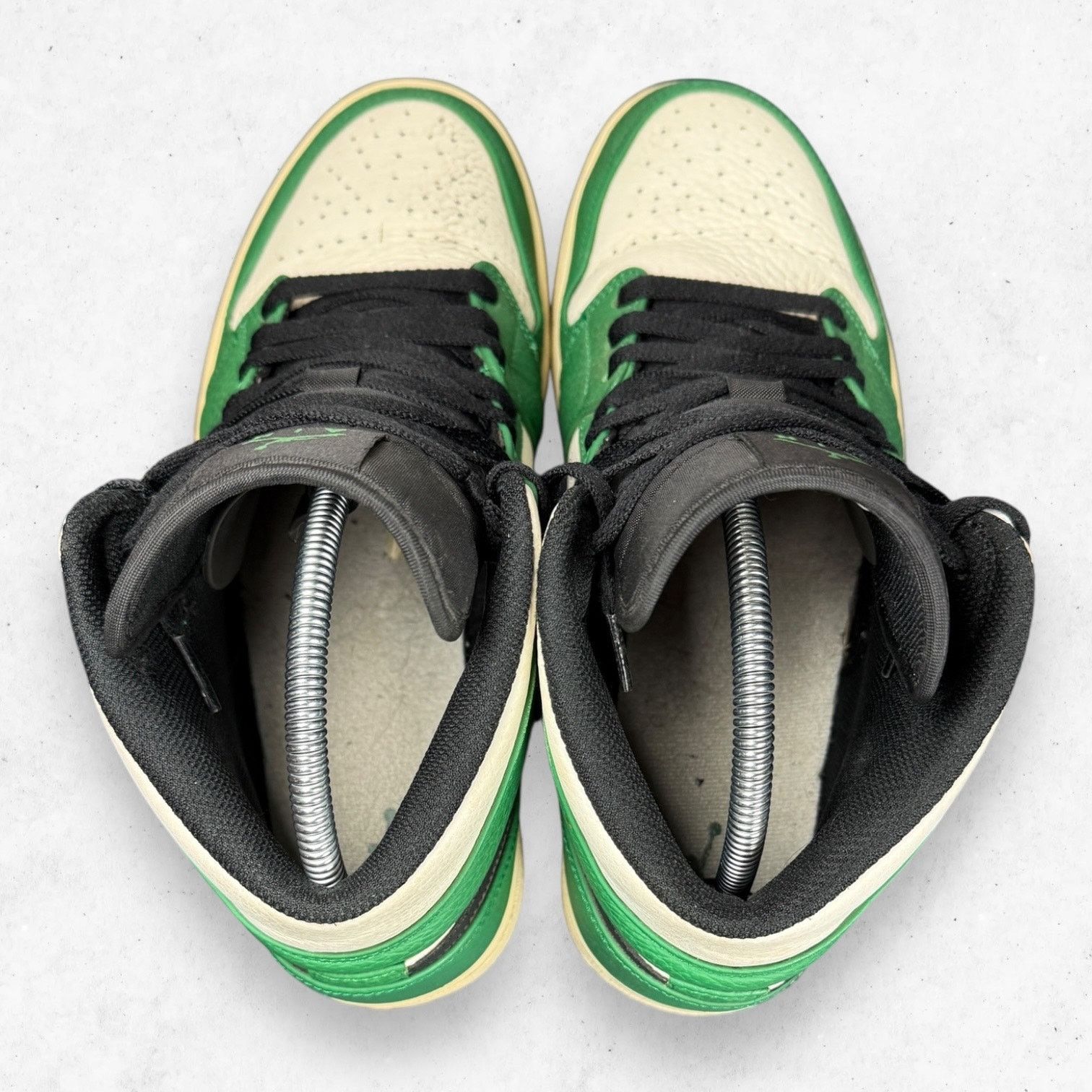 Jordan Brand Nike Air Jordan 1 Mid Pine Green 852542-301 Size 10.5 Size US 10.5 / EU 43-44 - 8 Thumbnail