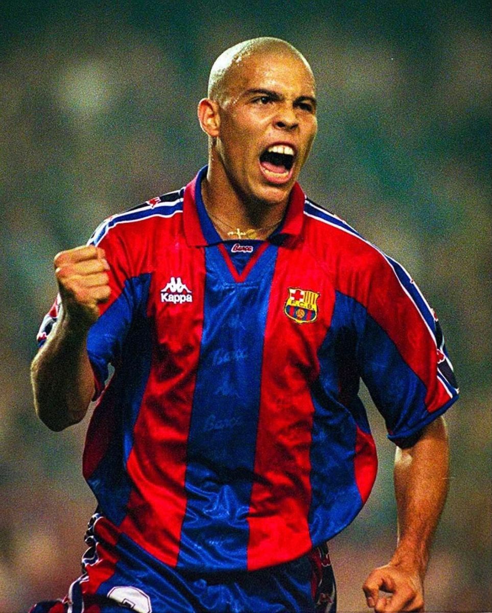 Vintage Vintage 90s Barcelona Template Jersey Size US S / EU 44-46 / 1 - 1 Thumbnail