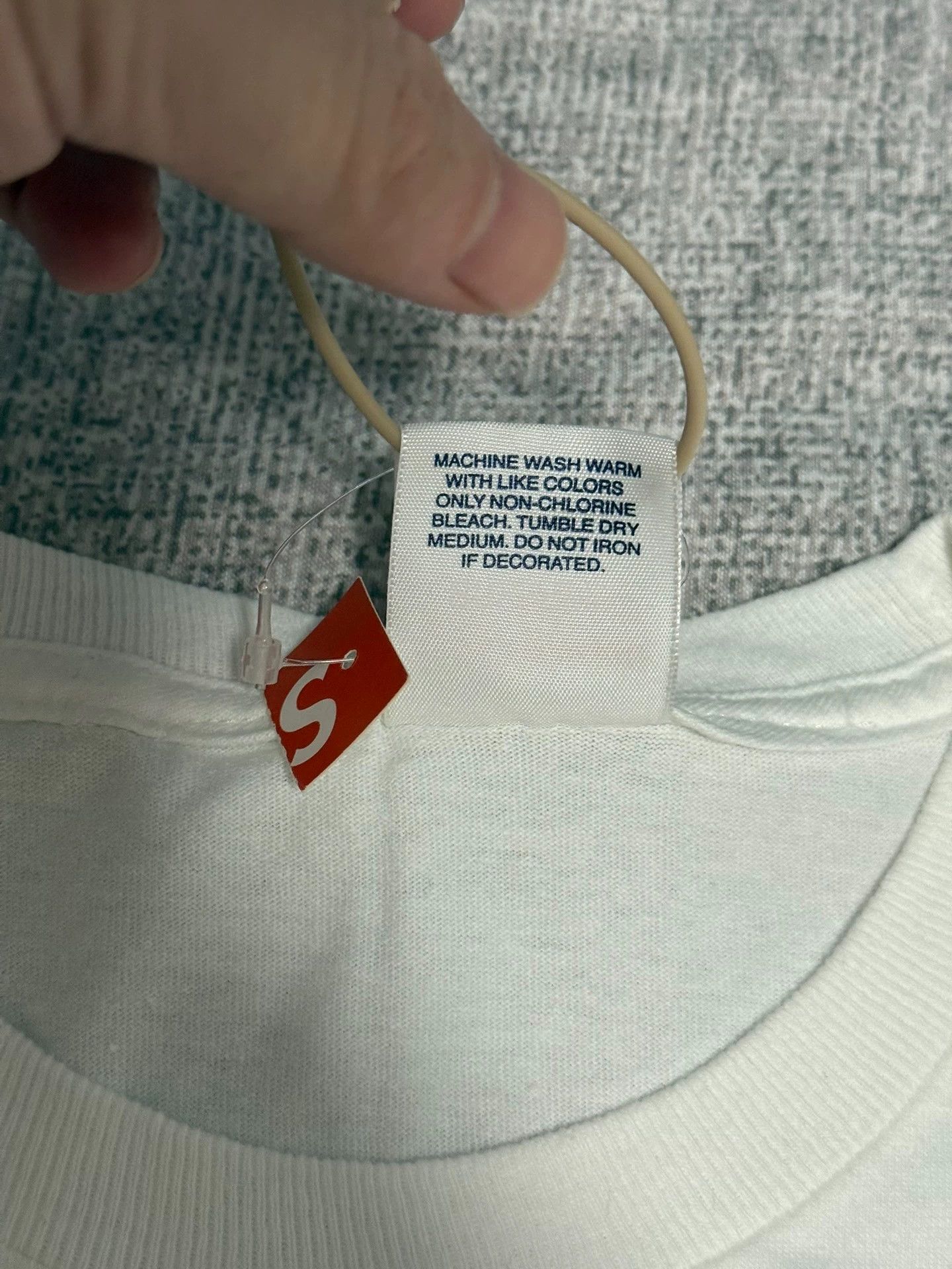 Supreme Supreme Bullet Hole Shibuya Box Logo Tee Size L Size US L / EU 52-54 / 3 - 3 Thumbnail