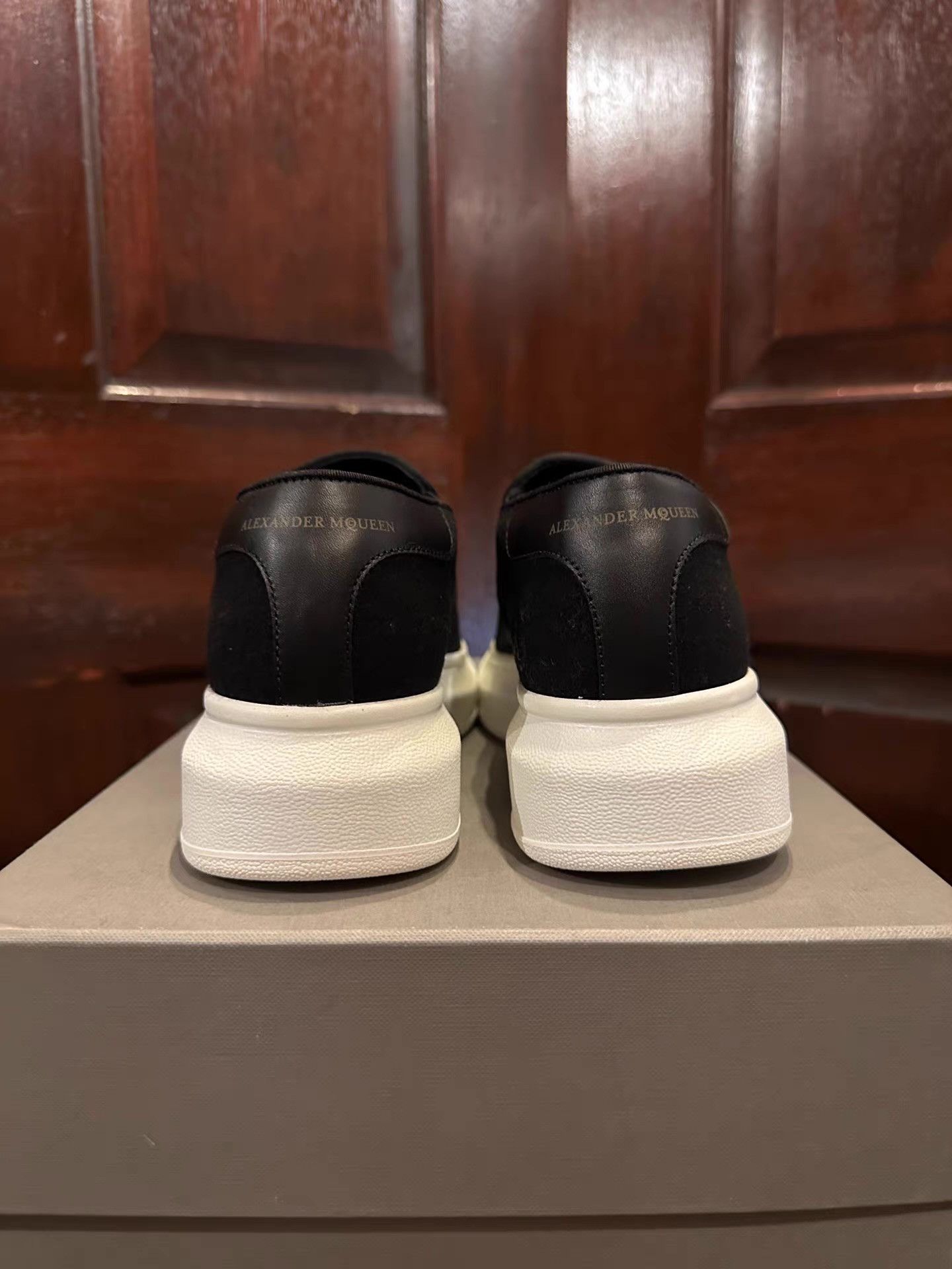 Alexander McQueen Alexander McQueen Butterfly Embroidery Slip-Ons。Ｑ25 Size US 7 / IT 37 - 3 Thumbnail