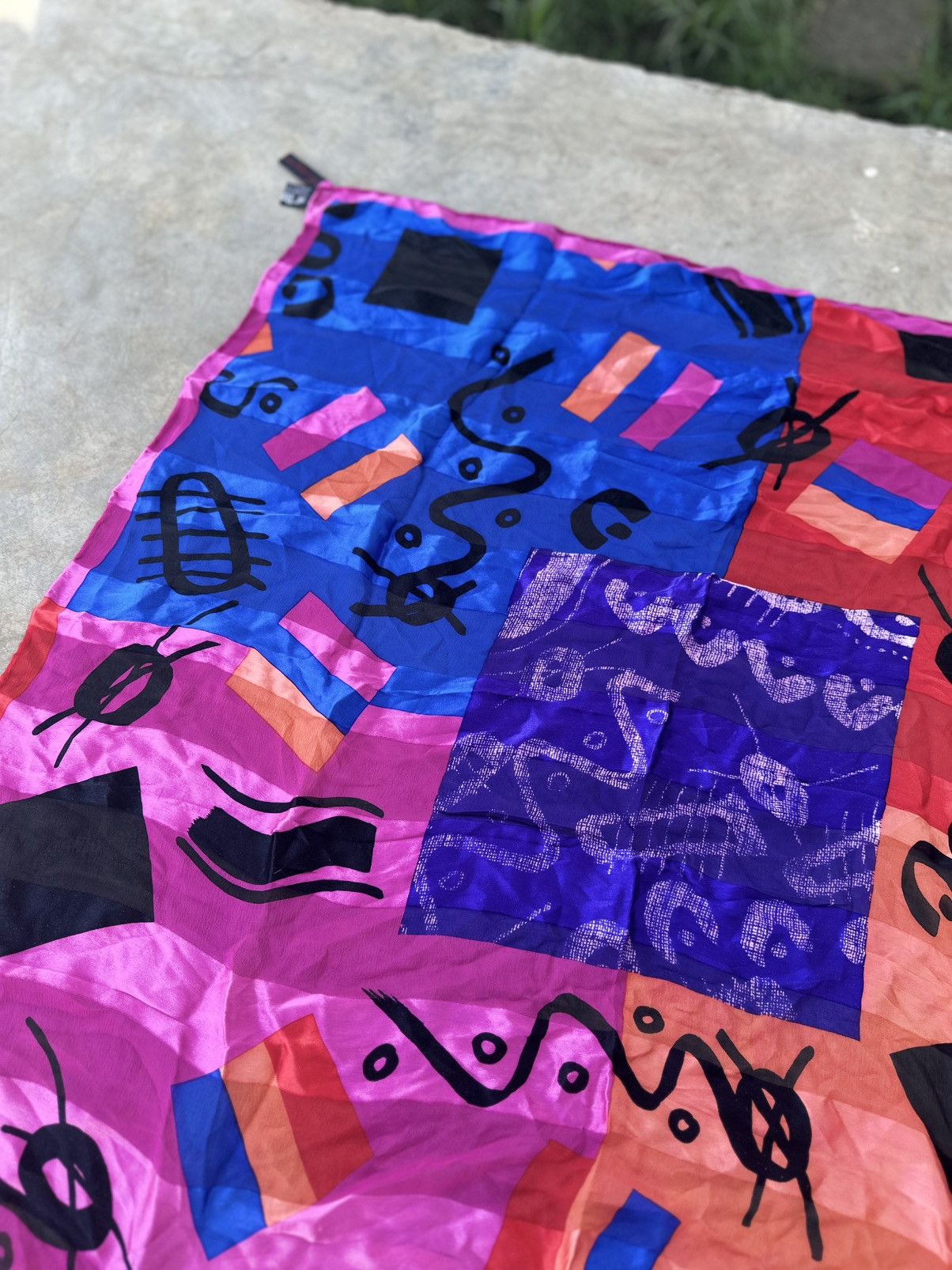 Balenciaga Balenciaga - Vintage Abstract Silk Scarves Size ONE SIZE - 7 Thumbnail