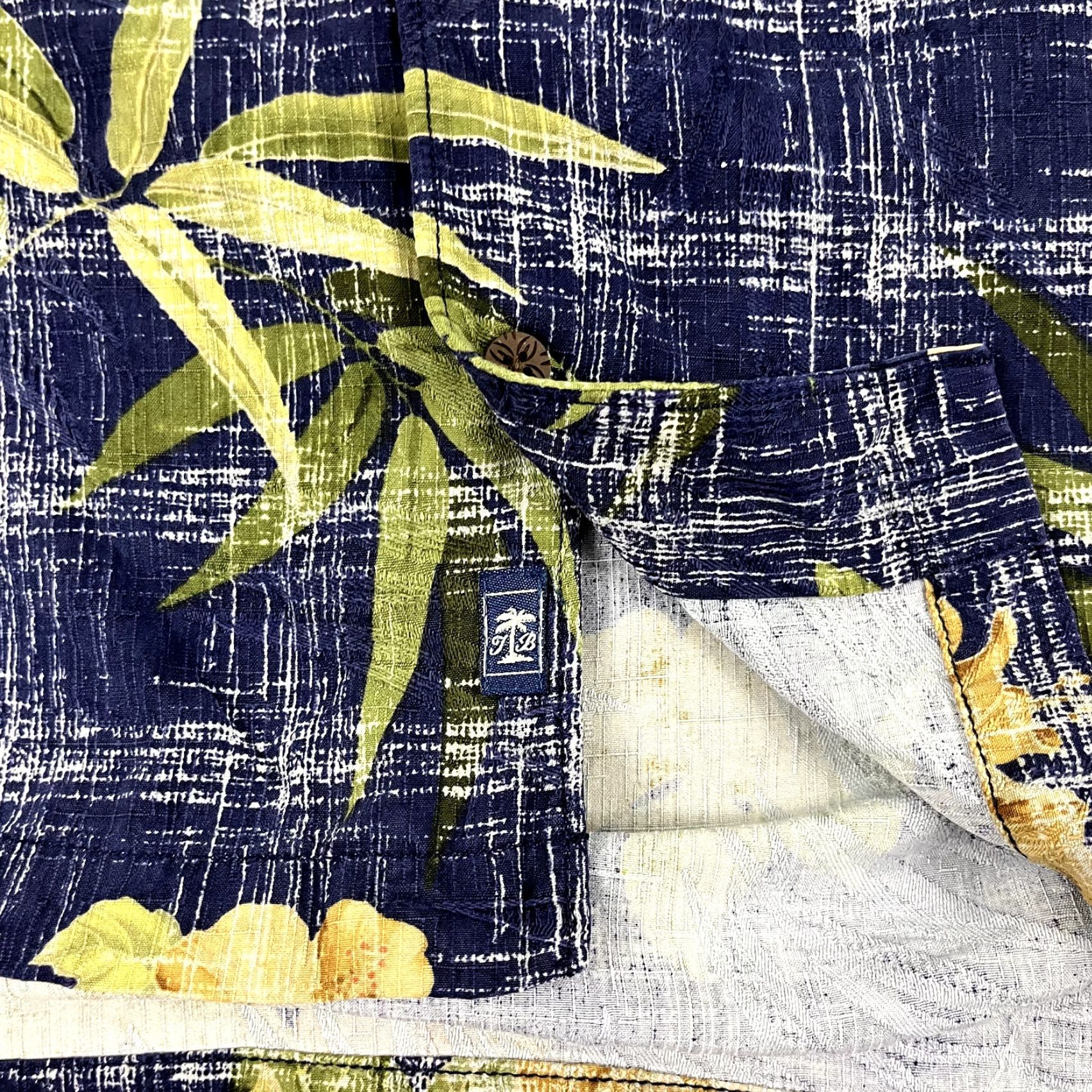 Tommy Bahama TOMMY BAHAMA Shirt Mens 2XL XXL Blue Floral Hawaiian 100% Silk Resort Button Up Size US XXL / EU 58 / 5 - 5 Thumbnail