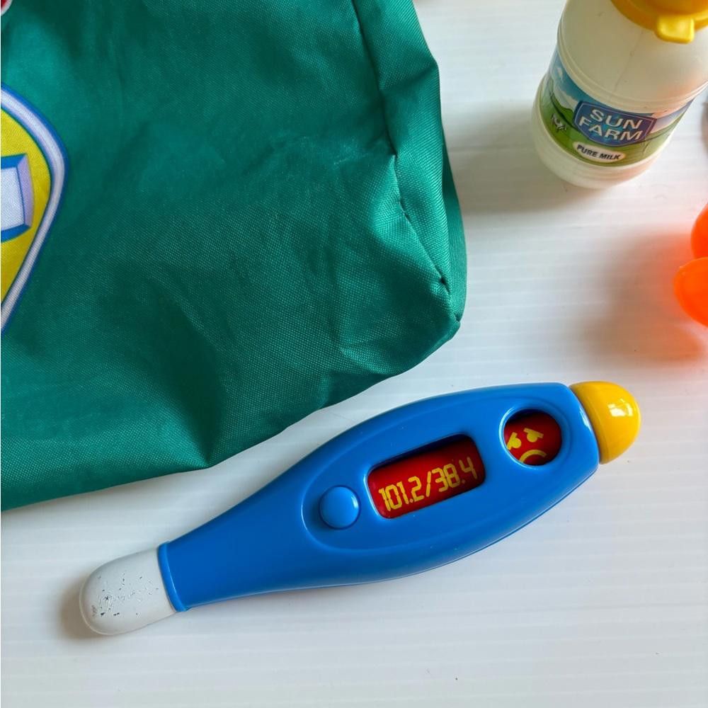 Designer Fisher Price Medical Bag and Accessories Toy Set (2004) Size ONE SIZE - 2 Thumbnail