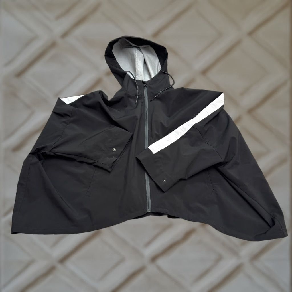 Vintage Titika Active Couture Cropped Hoodie Full Zip Windbreaker Jacket Womens Medium Jacket Size XL / US 12-14 / IT 48-50 - 1 Thumbnail