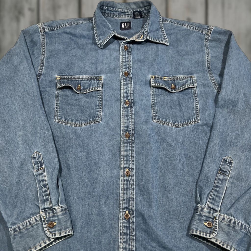 Gap VINTAGE Gap Denim Shirt Mens L Blue Long Sleeve Button Pockets Cotton Collar Y2K Size US L / EU 52-54 / 3 - 1 Thumbnail