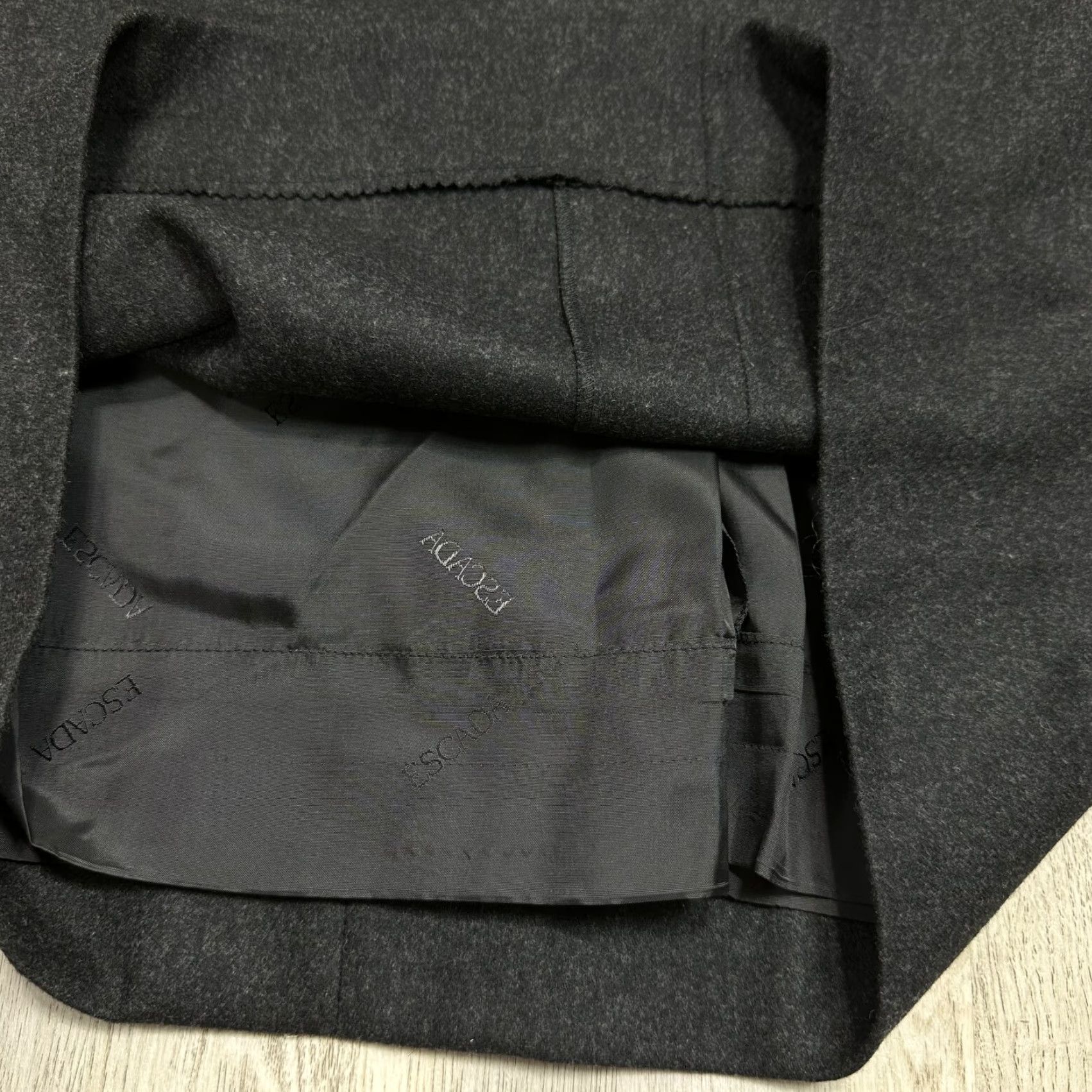 Escada Escada Skirt Women's Wool Gray Midi Lined Formal Straight Pencil Sz 40 Size 40 Size 27" / US 4 / IT 40 - 7 Thumbnail