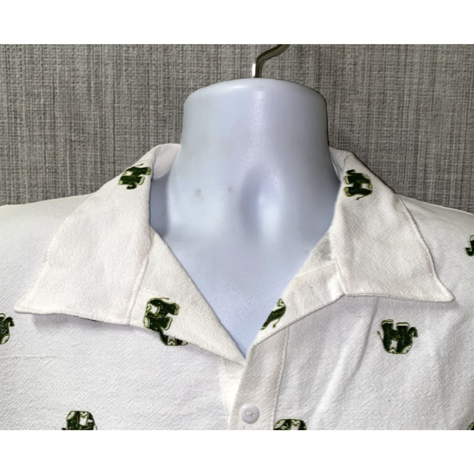 Bark Unbranded Bark Cloth Elephant Print Short Sleeve Golf Polo Shirt Sz 46 22 In Armpit Mens White/Green Shirt Size US XXL / EU 58 / 5 - 3 Thumbnail