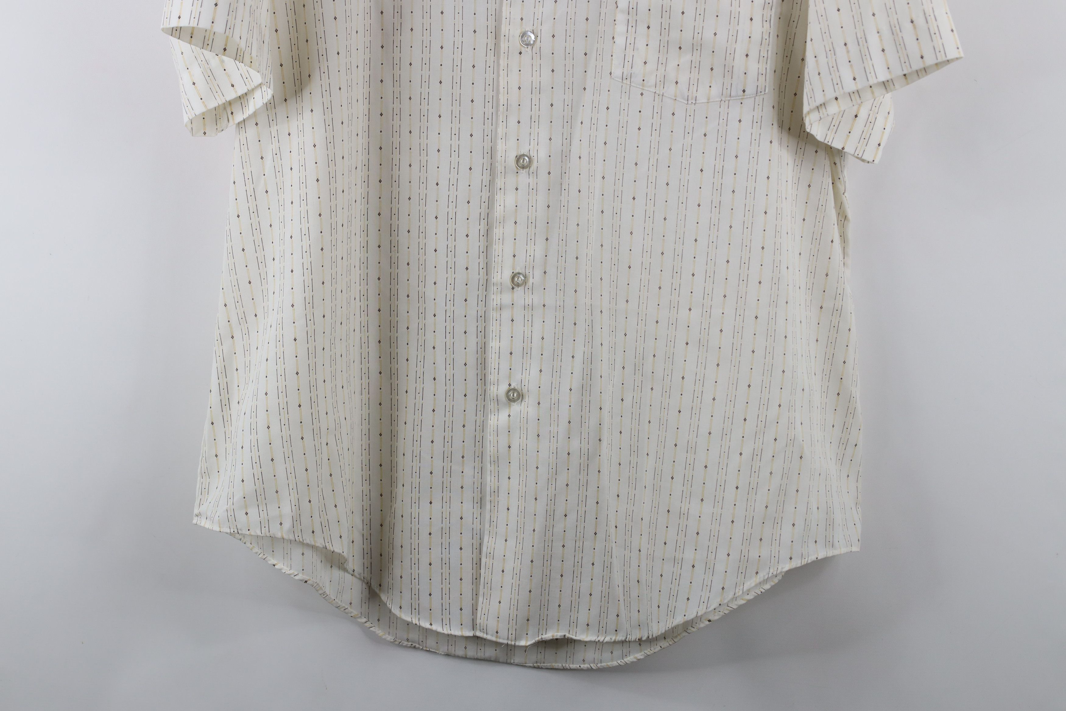 Vintage Vintage 70s Streetwear Sheer Short Sleeve Button Shirt Size US M / EU 48-50 / 2 - 3 Thumbnail