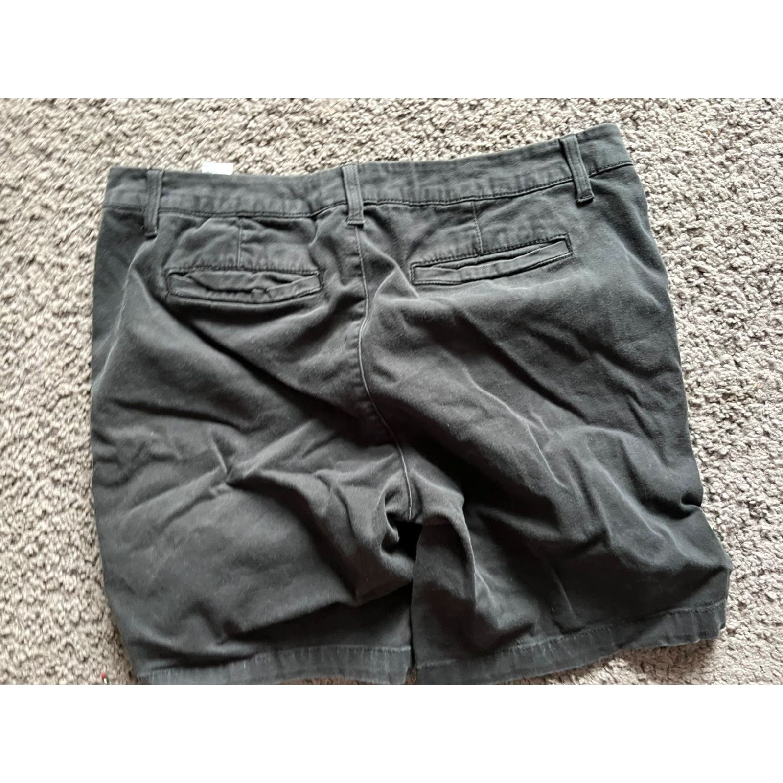 Vintage VINTAGE Aéropostale Women Black Flat Front Folded Cuff Casual Chino Shorts 16 Size 38" / US 16 / IT 52 - 2 Thumbnail