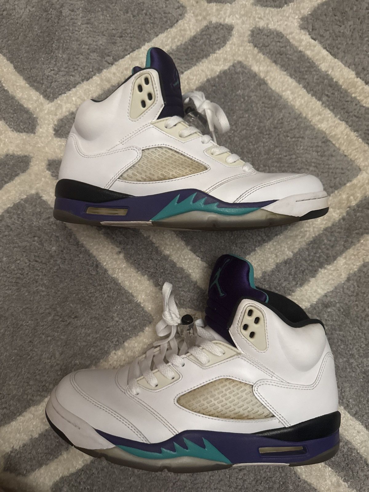 Jordan Brand Retro 5 grape Size US 8.5 / EU 41-42 - 1 Thumbnail
