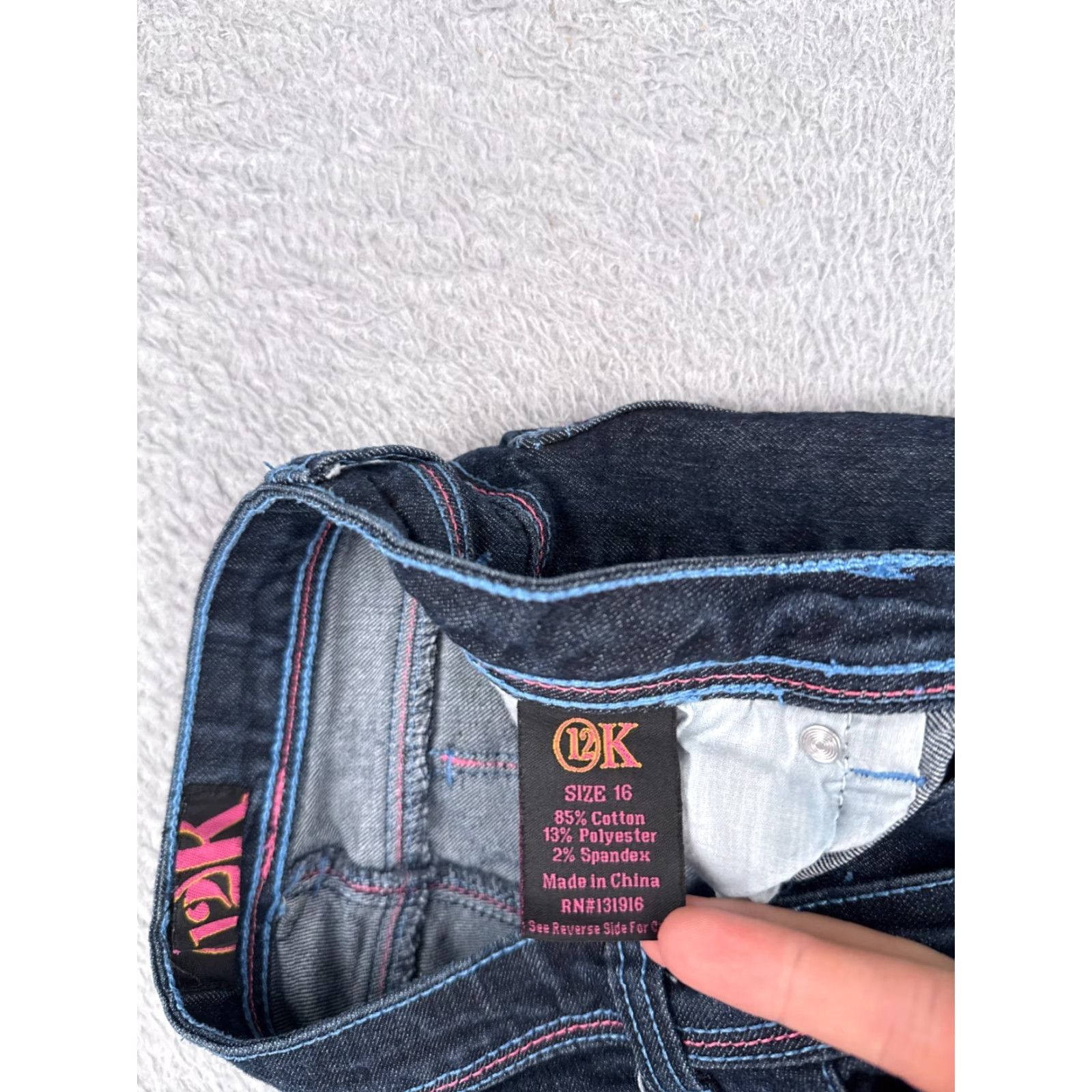 Vintage 12K Jeans Blue Denim 12K Juniors Jeans Skinny Mid Rise 27x29 Dark Wash Cotton Blend 16 Adult? (frames) Size 38" / US 16 / IT 52 - 7 Thumbnail