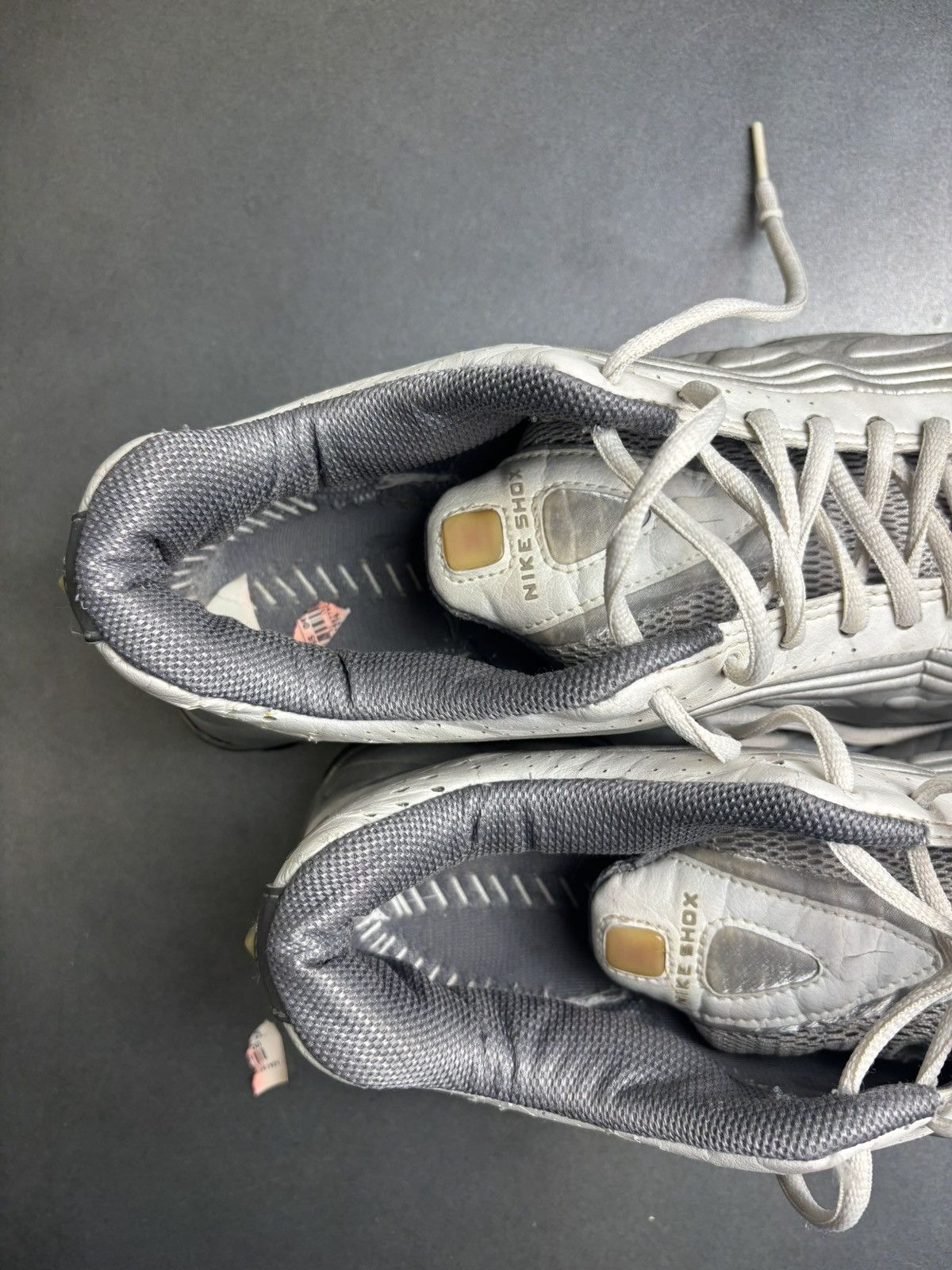 Nike × Vintage 2 Pairs OG 2001 Nike Shox R4 Vintage Nike Beater 104265 Size US 10.5 / EU 43-44 - 22 Thumbnail
