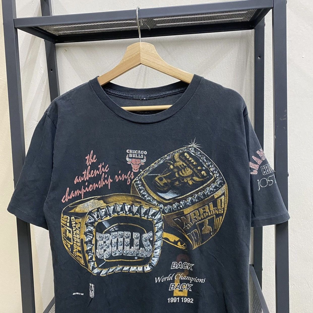 NBA × Vintage Vintage 1992 Chicago Bulls Backs 2 World Champion Ring Tee Size US M / EU 48-50 / 2 - 3 Thumbnail