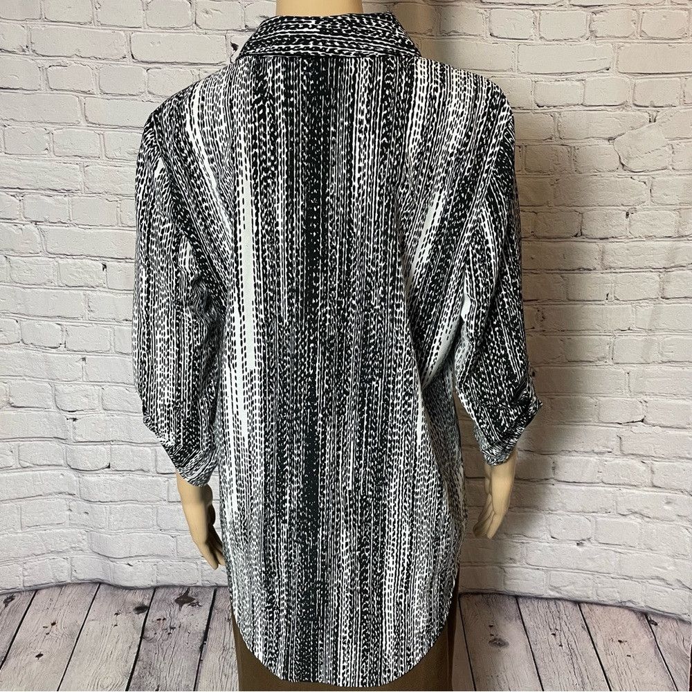 Chicos Chico's Black White V-Neck 3/4 Sleeve Blouse Size 1 US M Size M / US 6-8 / IT 42-44 - 3 Thumbnail
