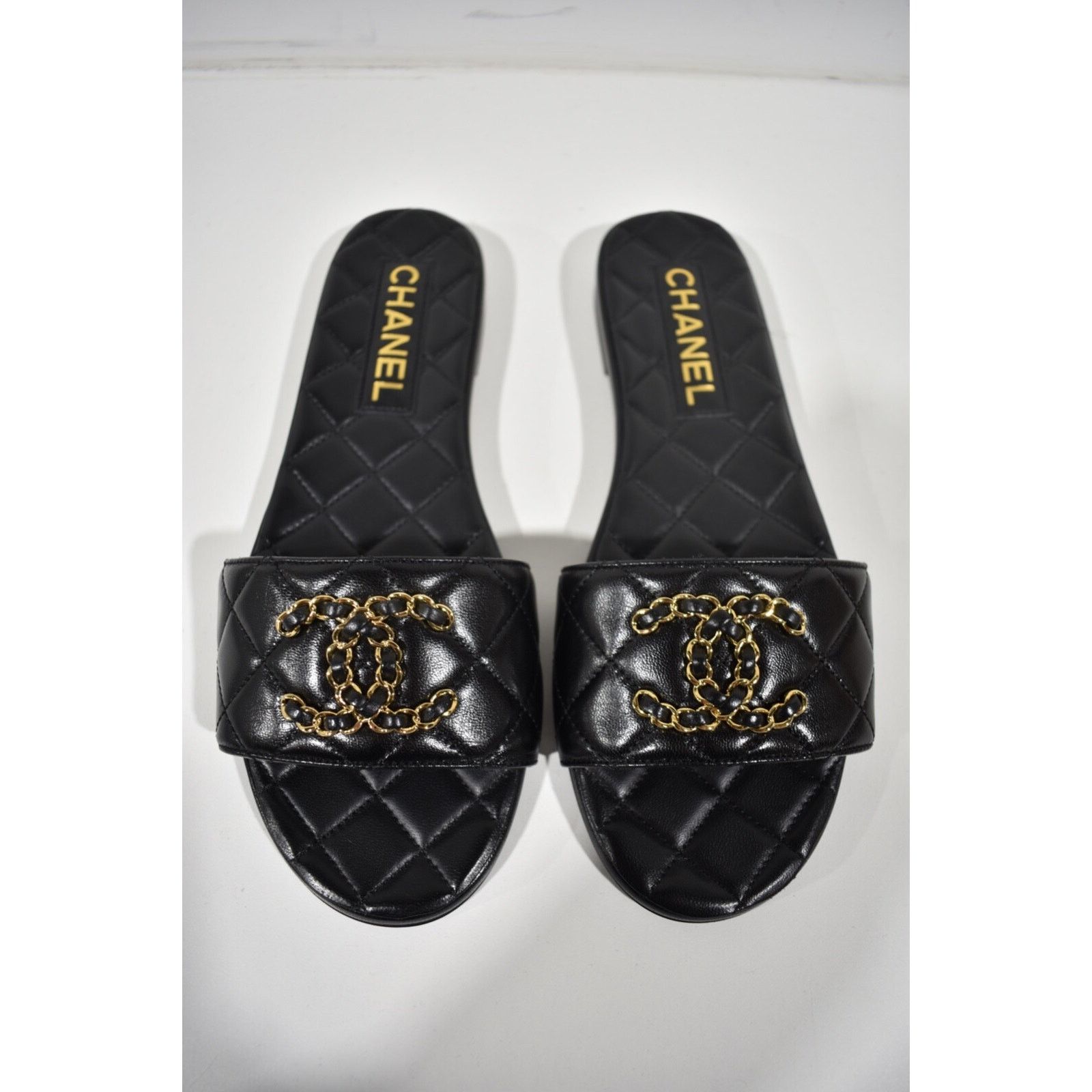 Chanel Chanel 23P Black Chain Gold CC Logo Quilted Mules Slide Size US 7 / IT 37 - 5 Thumbnail