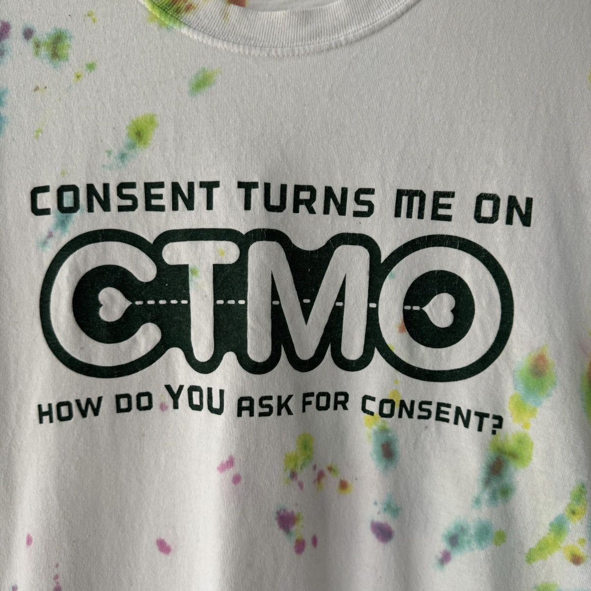 Vintage Consent Turns Me On Tee Size US L / EU 52-54 / 3 - 3 Thumbnail