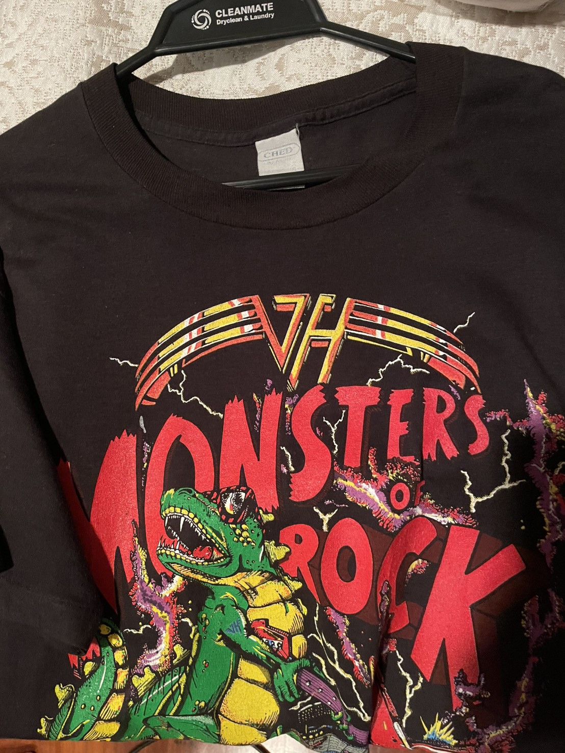 Vintage Monster of rock Van Halen 1988 Size US M / EU 48-50 / 2 - 3 Thumbnail