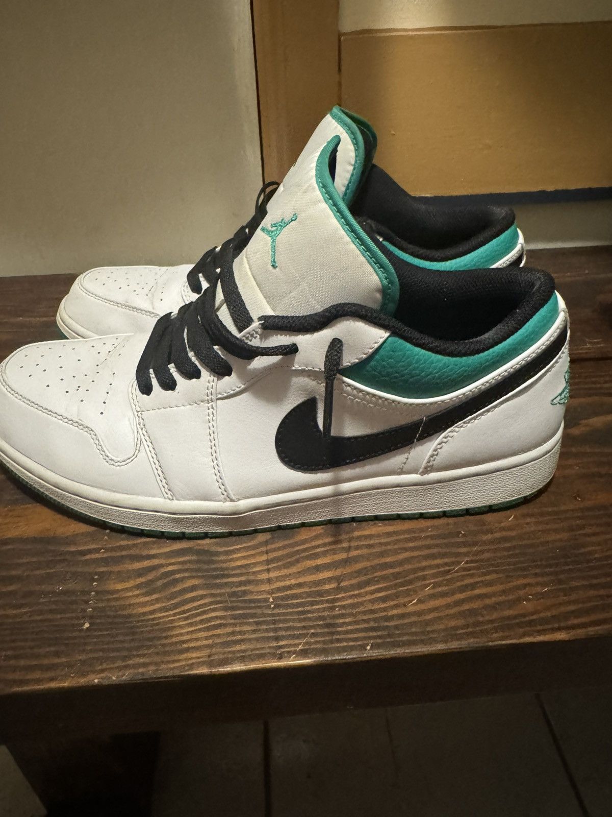 Jordan Brand Jordan 1 Low White Lucky green Size US 10.5 / EU 43-44 - 1 Thumbnail