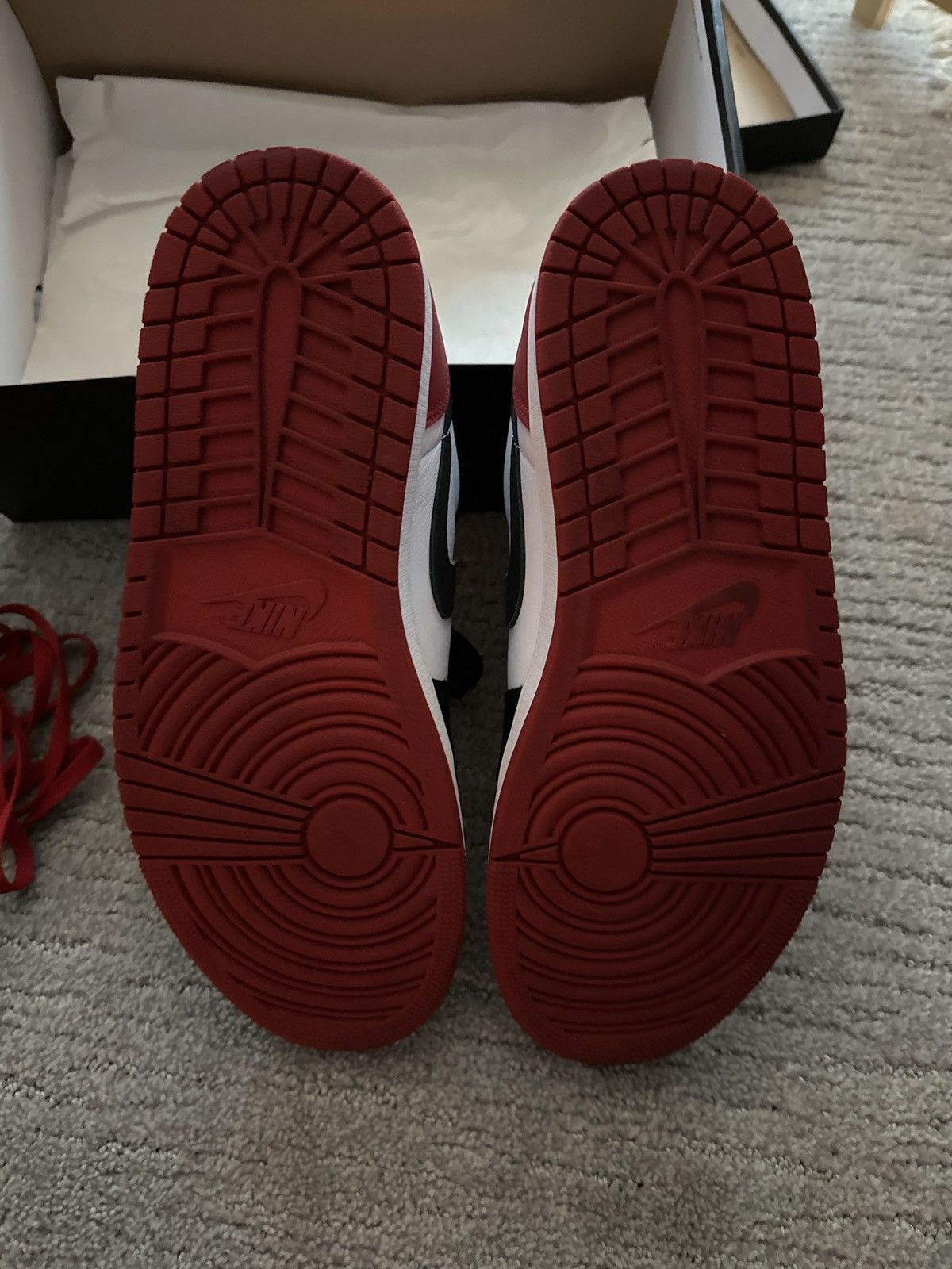 Jordan Brand Jordan 1 Low OG Bred - Mens 10.5 Size US 10.5 / EU 43-44 - 5 Thumbnail