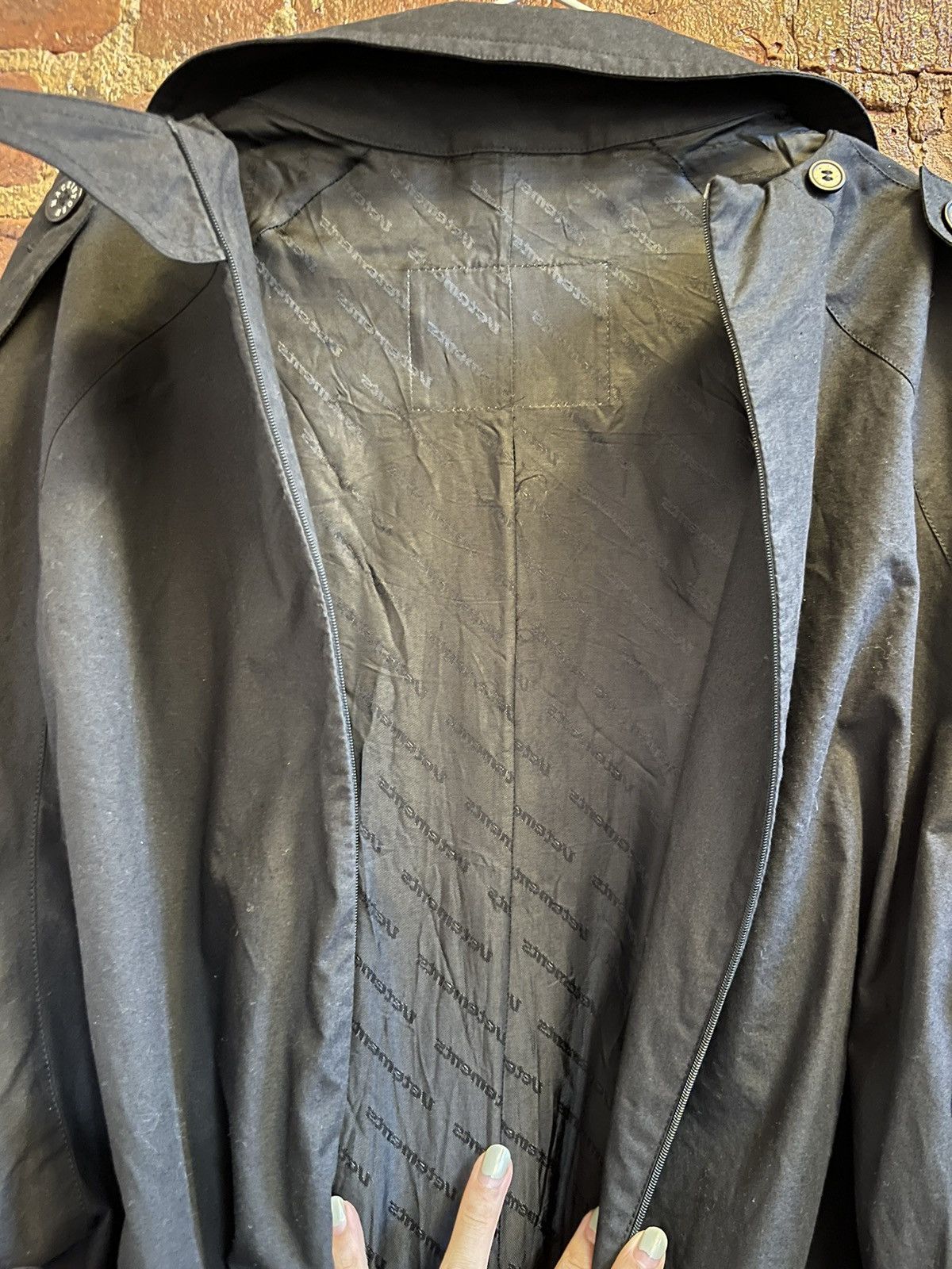 Mackintosh × Vetements Vetements x mackintosh collab trench coat black Size US M / EU 48-50 / 2 - 5 Thumbnail