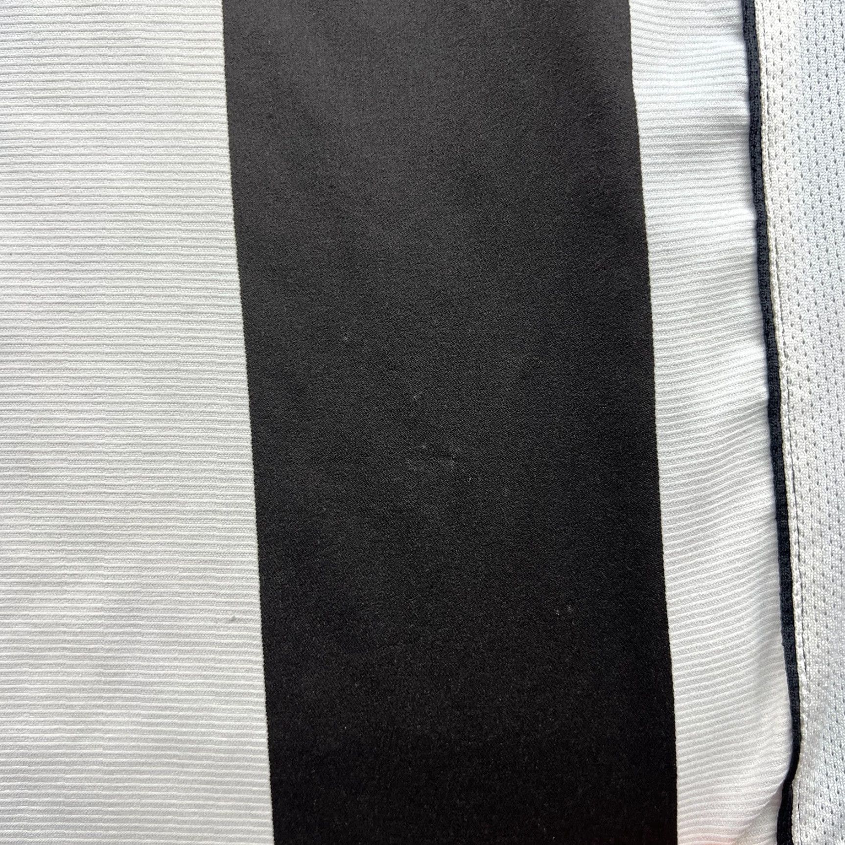 Nike Nike Juventus 2004 2005 Home Mens Football Jersey T-Shirt 2XL XXL Multicolor Short Sleeve Pullover Athletic Activewear寸 Size US XXL / EU 58 / 5 - 5 Thumbnail