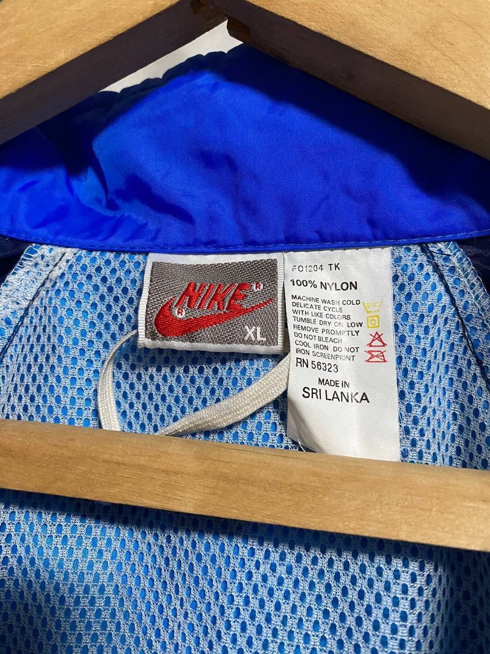 Nike × Vintage Vintage 90s Nike Spellout Windbreaker Jacket XL Size US XL / EU 56 / 4 - 7 Thumbnail