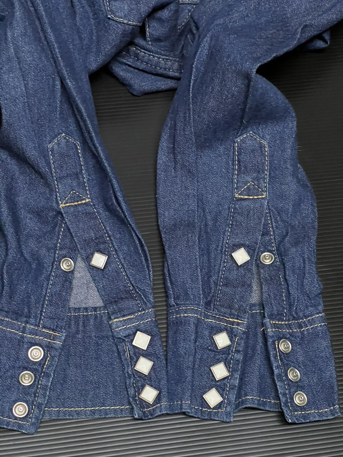 Levi's × Vintage 🔥HOT DROPS🔥VINTAGE LEVI'S WESTERN WEAR PEARL SNAP BUTTON Size US M / EU 48-50 / 2 - 6 Thumbnail