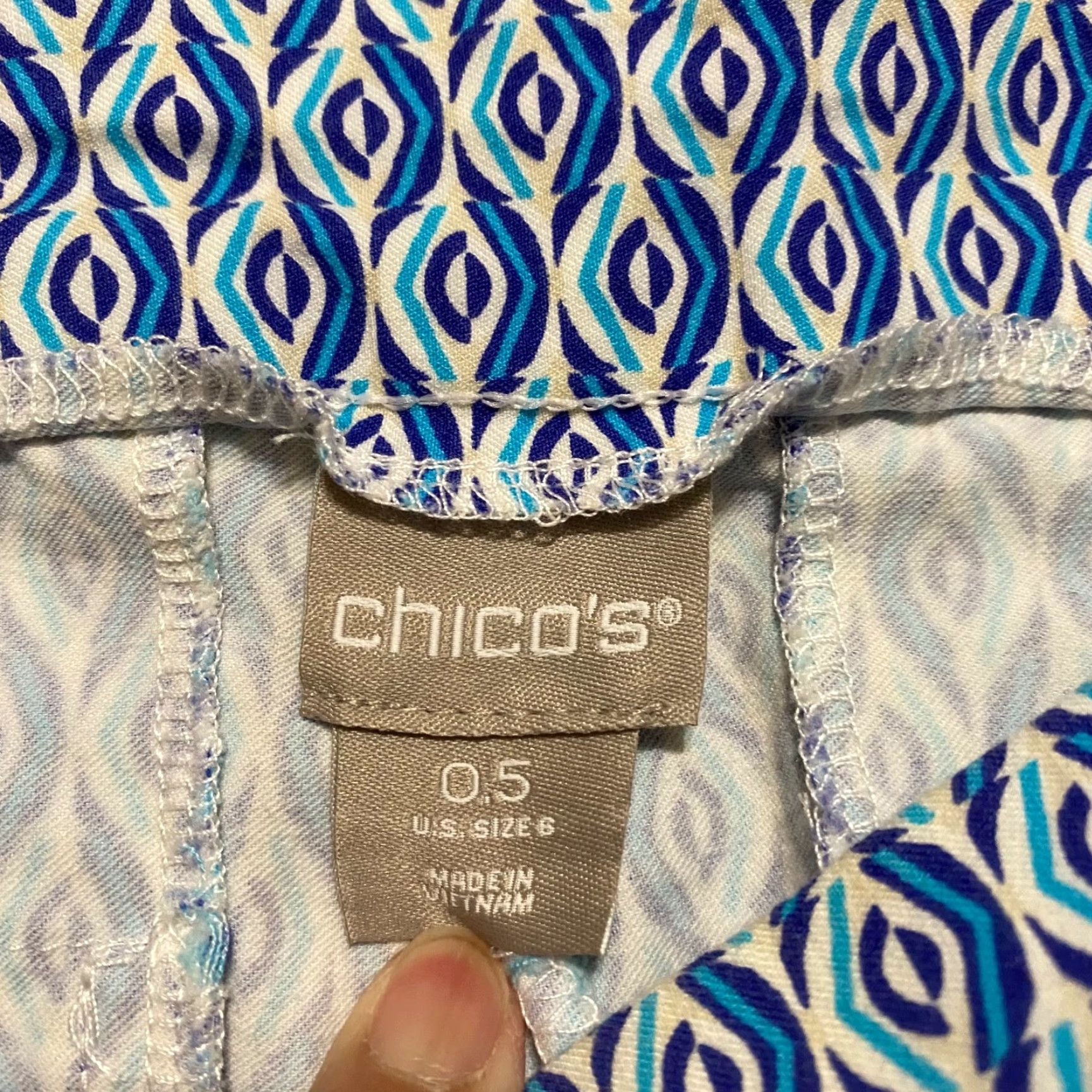 Vintage Chico's Pants Geometric Capri Blue Chicos Regular High Rise 6 Pockets Straight Pull On Cotton Rayon Spandex Women Adult Womens Fashion Casual Shoes? Size 28" / US 6 / IT 42 - 3 Thumbnail