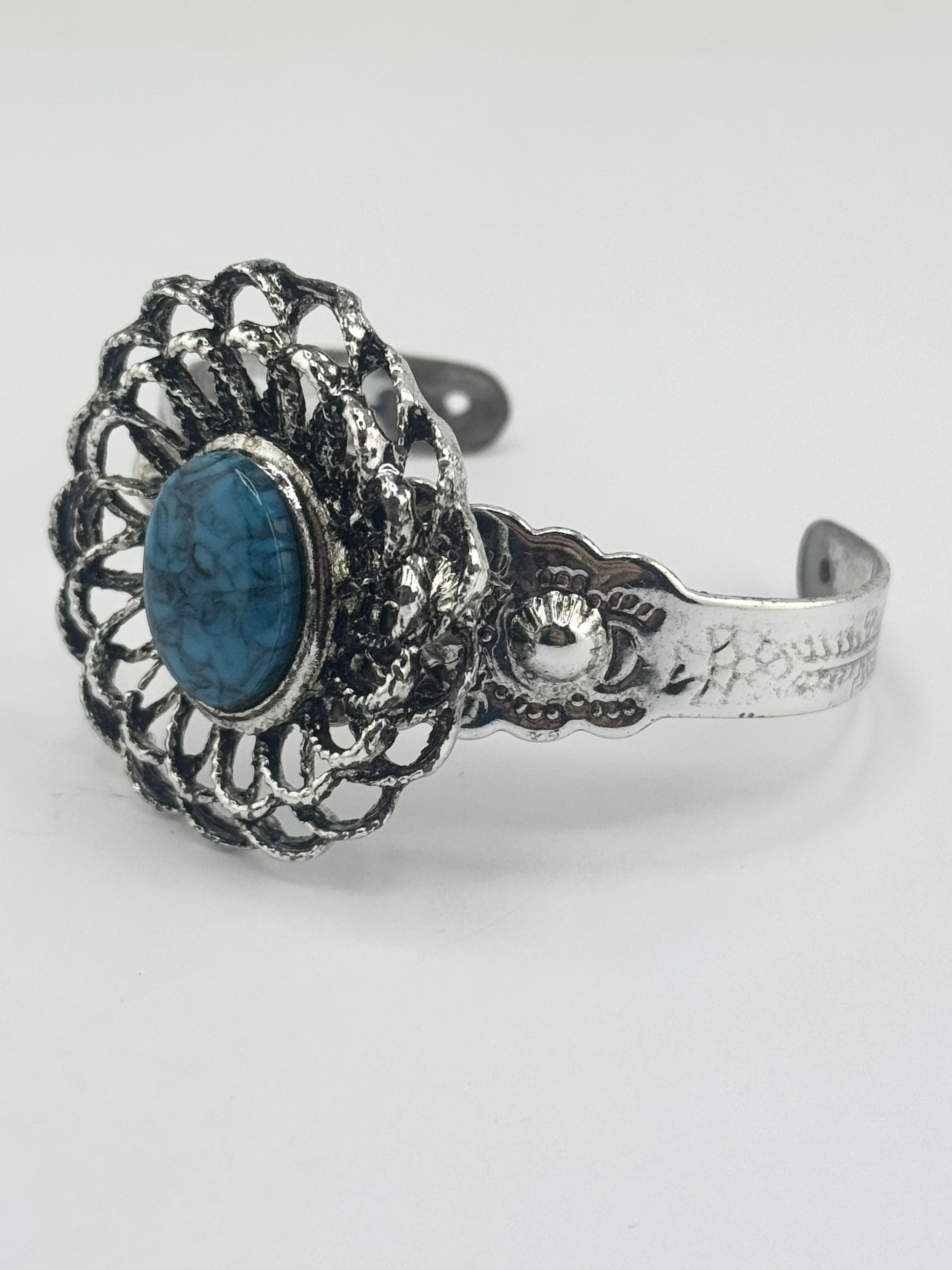 Vintage silver tone turquoise cuff bracelet