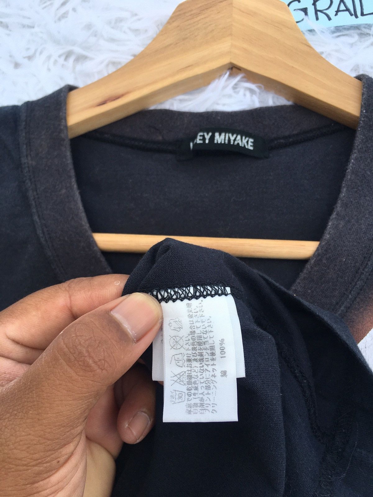 Issey Miyake Rare Vintage Issey Miyake V Neck Tshirt Size US M / EU 48-50 / 2 - 10 Thumbnail