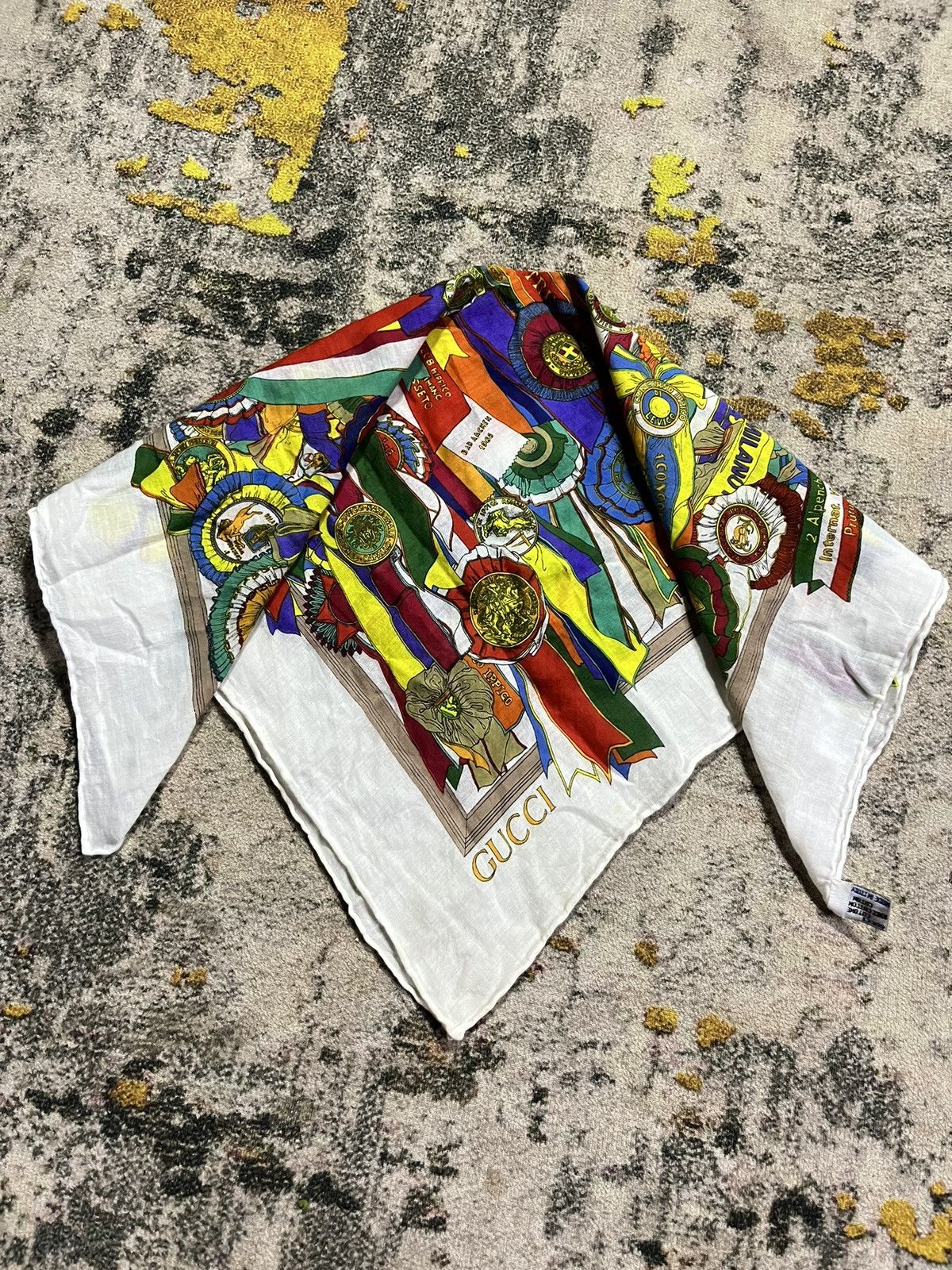 Designer Rare vintage Gucci Art design multicolour handkerchief Size ONE SIZE - 5 Thumbnail