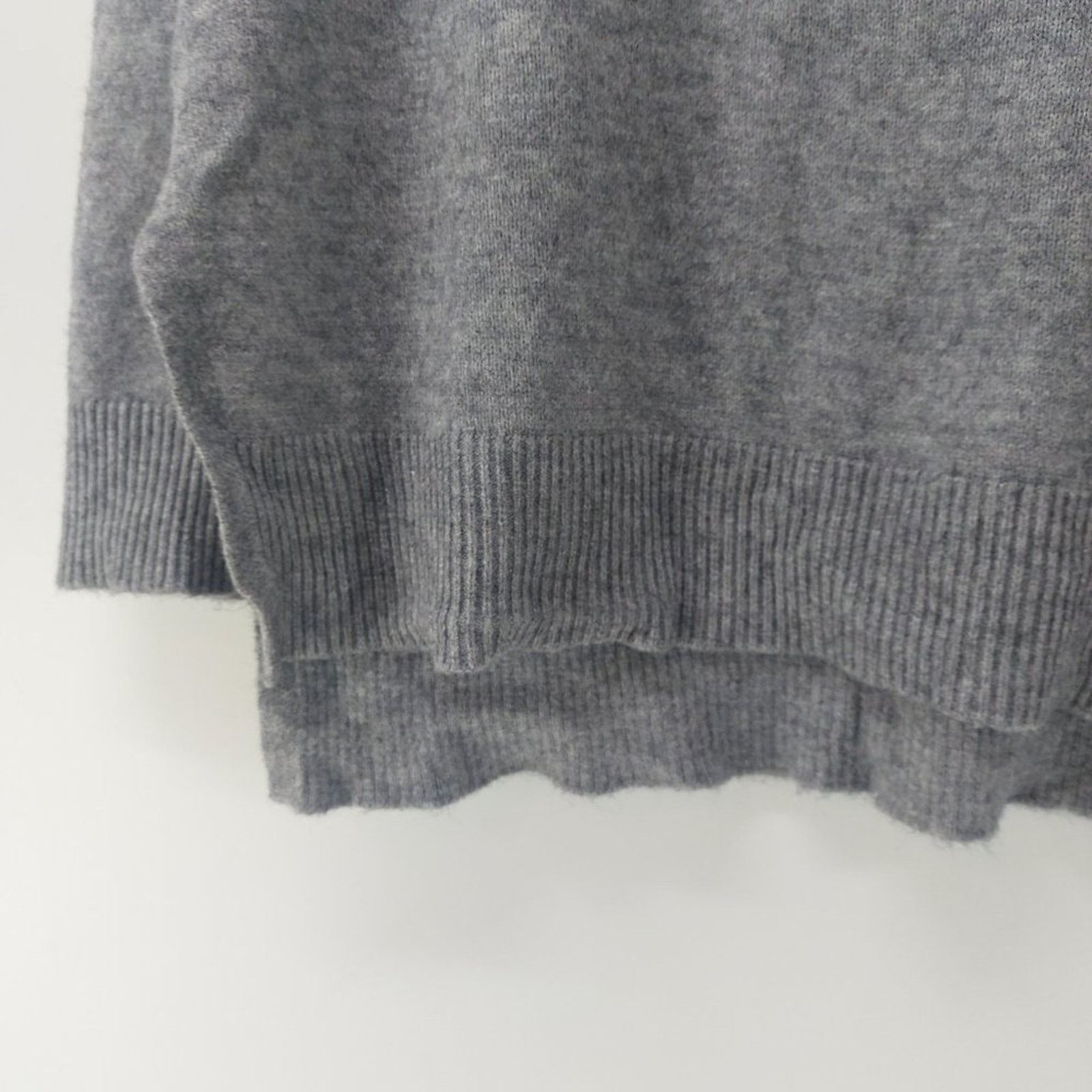 Other Tahari Women's Small Gray Pullover Sweater Crew Round Neck Size S / US 4 / IT 40 - 7 Thumbnail