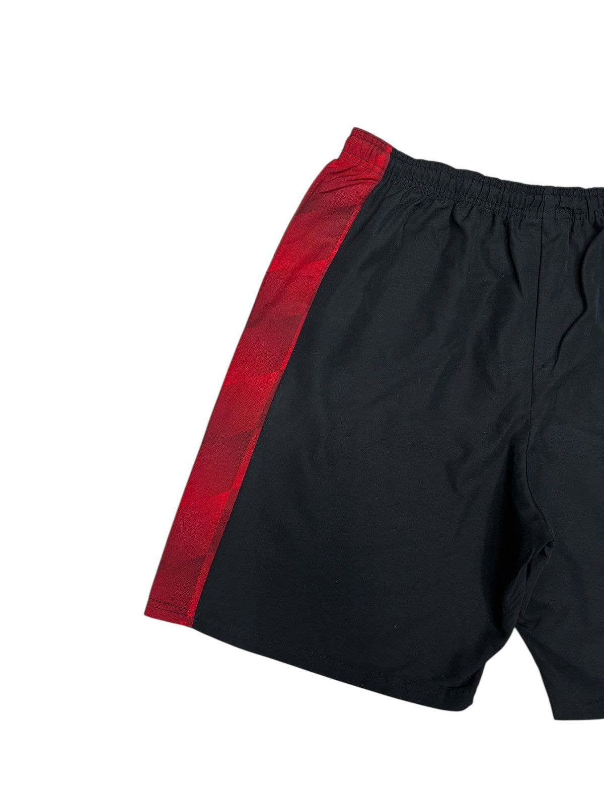 Umbro 🔥VINTAGE UMBRO MANCHESTER UNITED OLD TRAFFORD ERA SHORT PANT Size US 36 / EU 52 - 7 Thumbnail