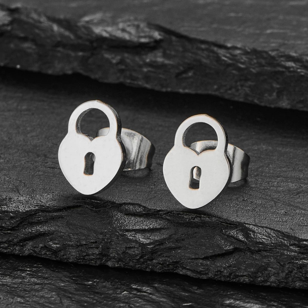 Jewelry Love Heart Lock Mini Stud Earrings Charm Earring Gift Size ONE SIZE - 1 Thumbnail