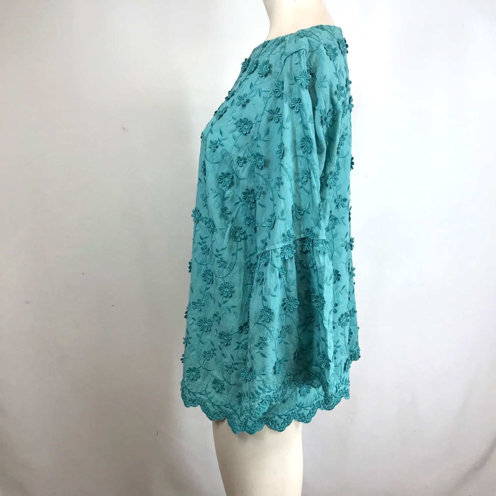 Soft Surroundings Soft Surrounding Turquoise Embroidered Floral Bell Sleeve Tunic Top PL Plus Size Size L / US 10 / IT 46 - 6 Thumbnail