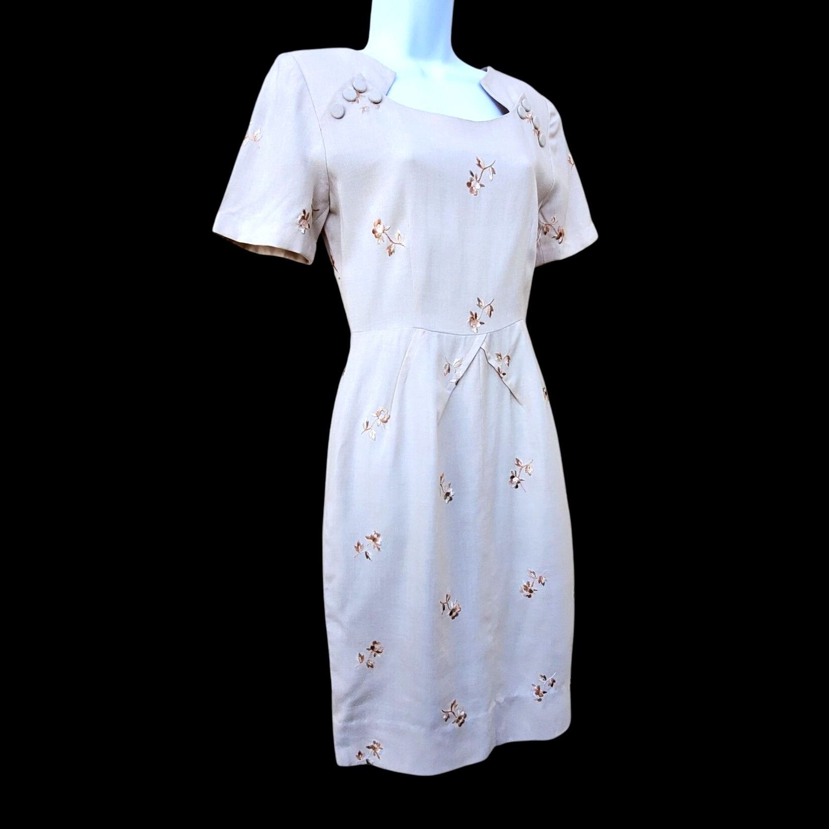 Handmade 1950s Pin Up Wiggle Dress Size 4 Beige Embroidered Metal Zip Size S / US 4 / IT 40 - 2 Thumbnail