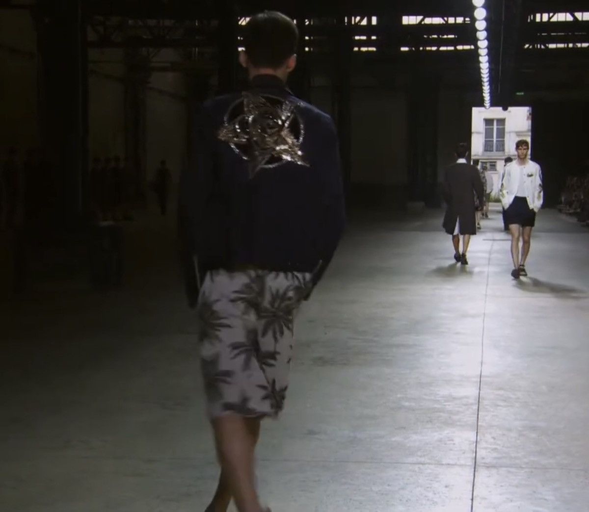 Dries Van Noten Dries Van Noten Ss/16 Mens Fashion Show Size 40S - 2 Thumbnail